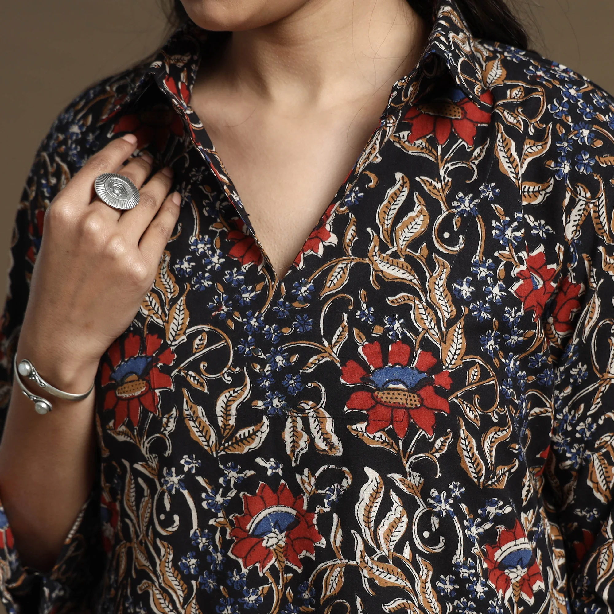 Black - Bagru Hand Block Printed Cotton Straight Kurta - Image 4