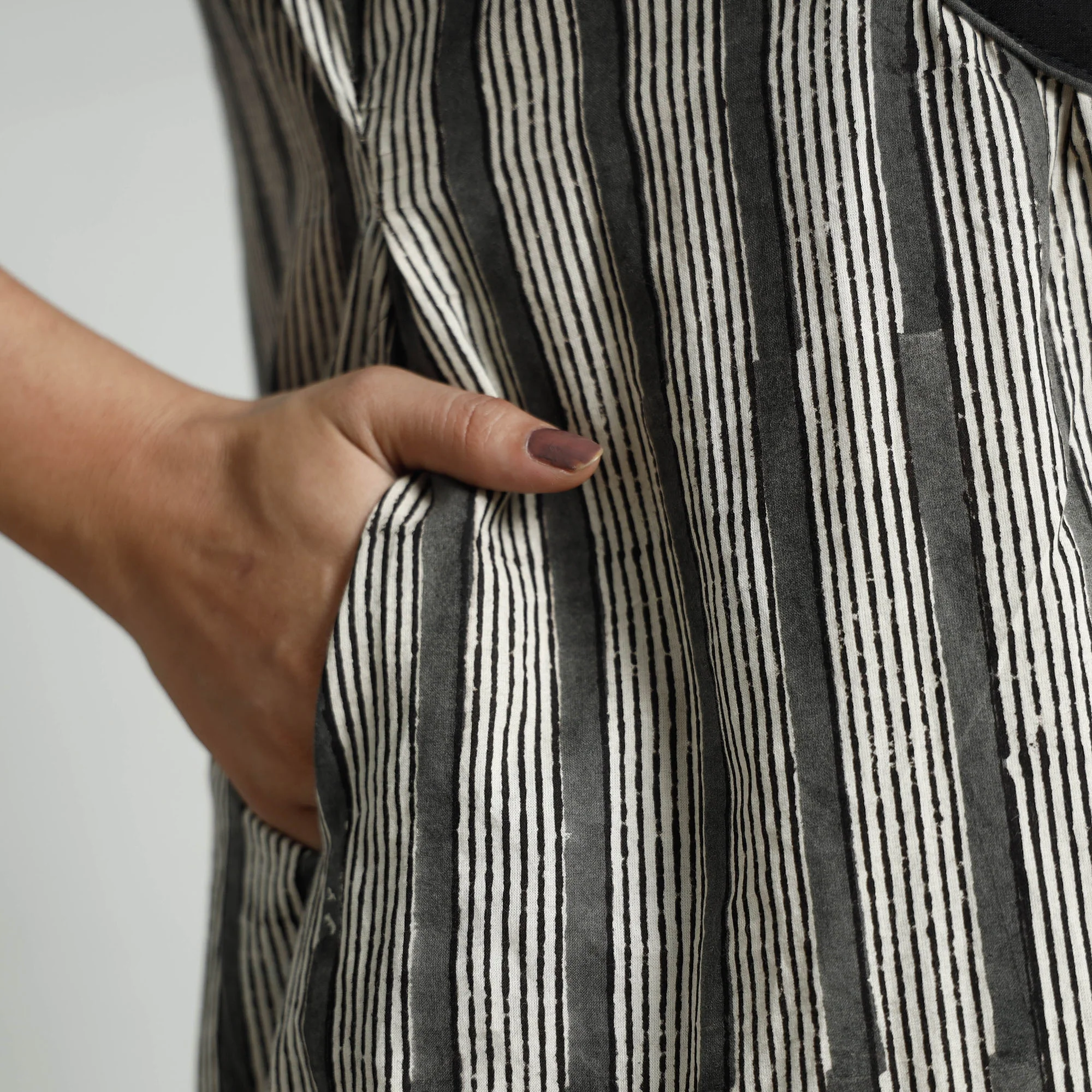 Grey - Bagru Block Printed Cotton Kurta with Palazzo Set - Image 7