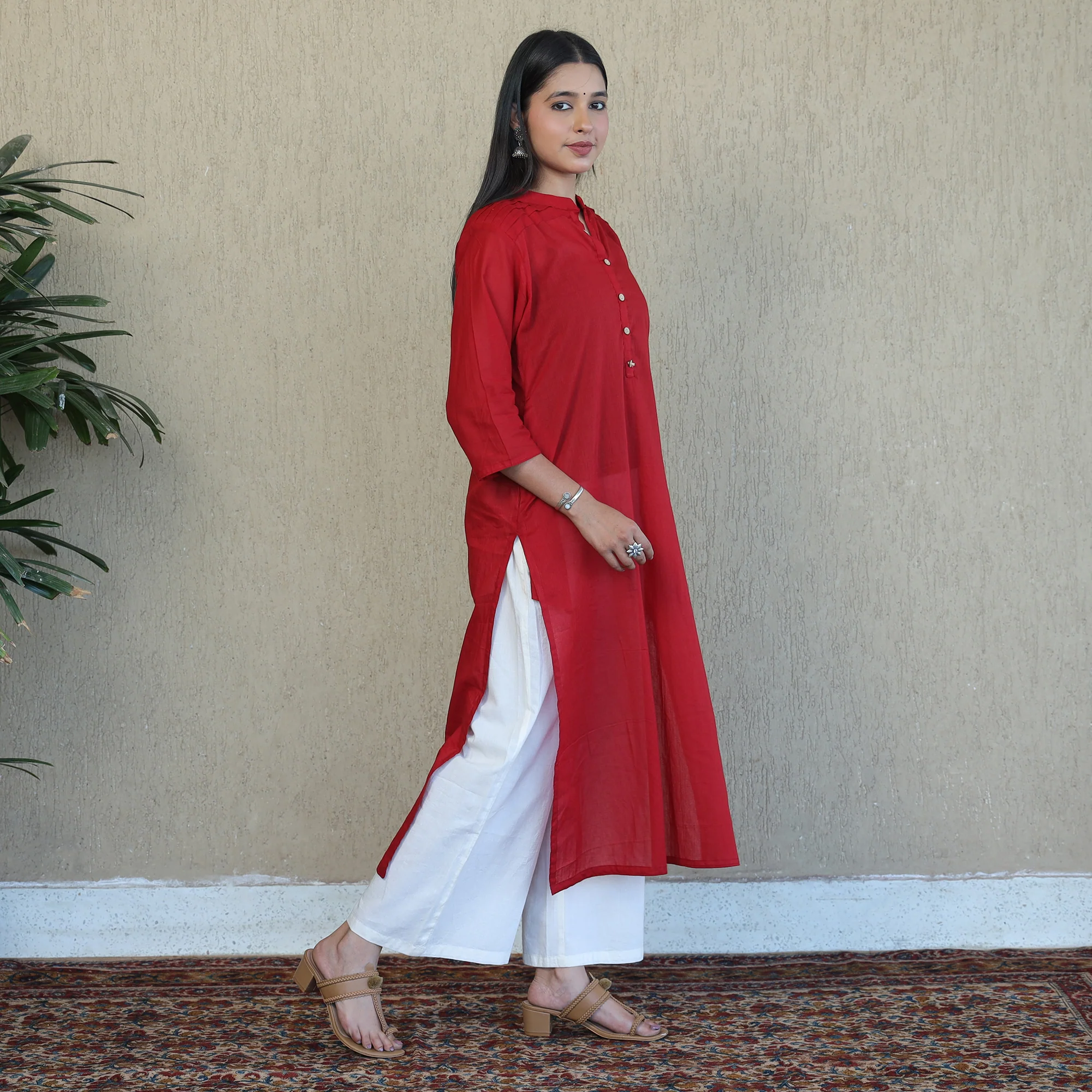 Maroon - Mulmalai Cotton Plain Dyed Straight Kurta - Image 2