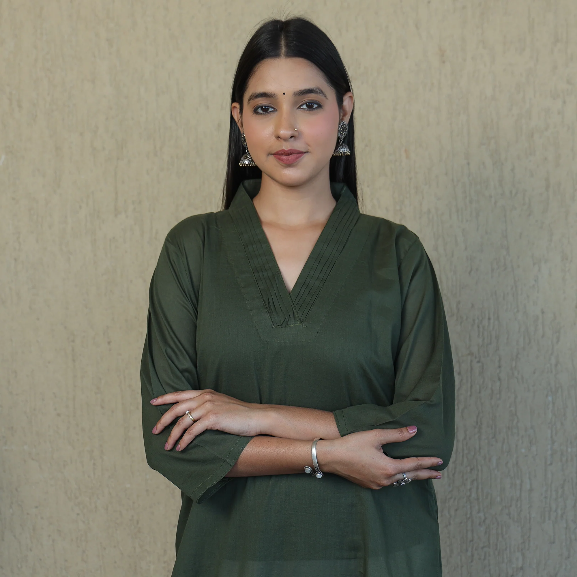 Dark Green - Mulmalai Cotton Plain Dyed Straight Kurta - Image 3