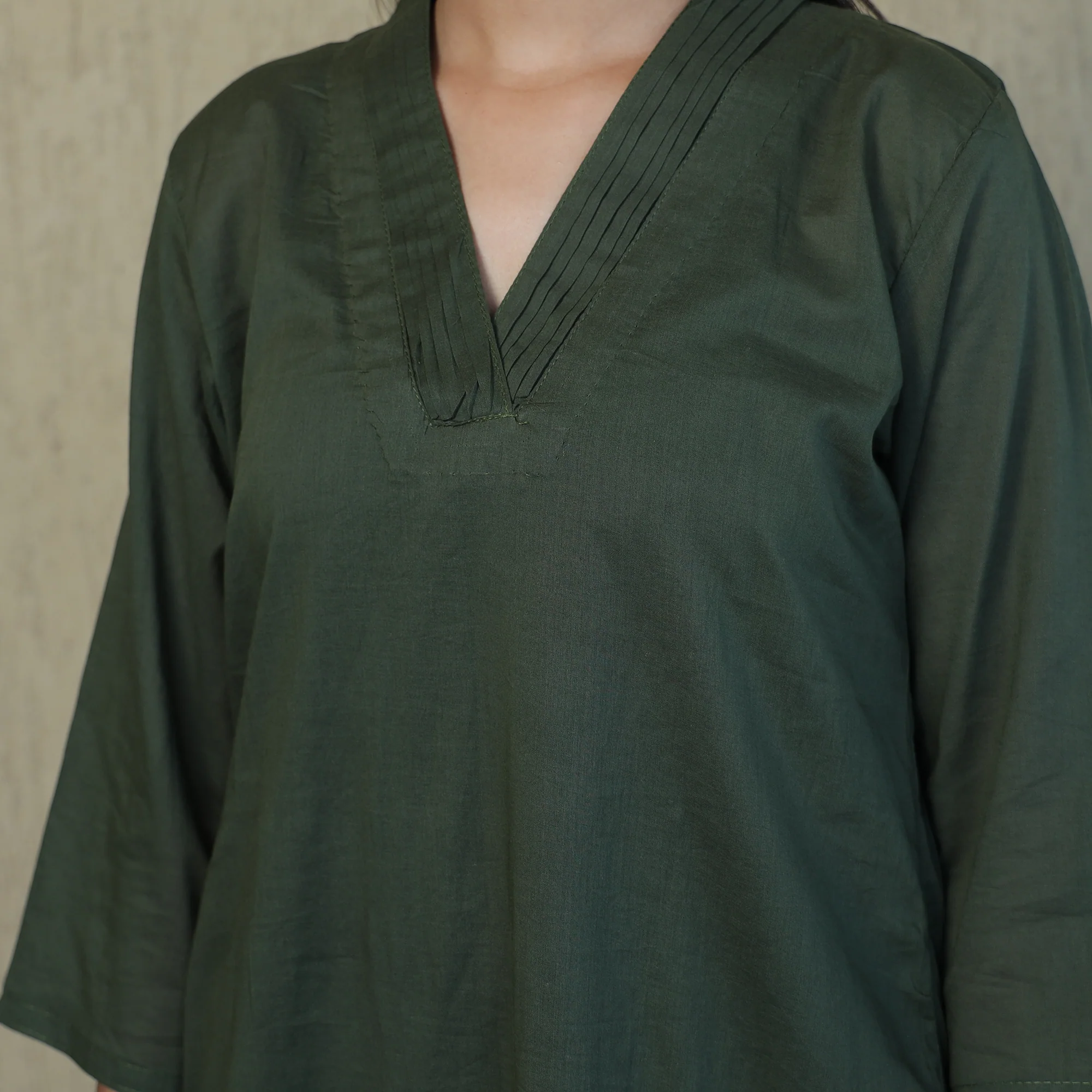 Dark Green - Mulmalai Cotton Plain Dyed Straight Kurta - Image 4
