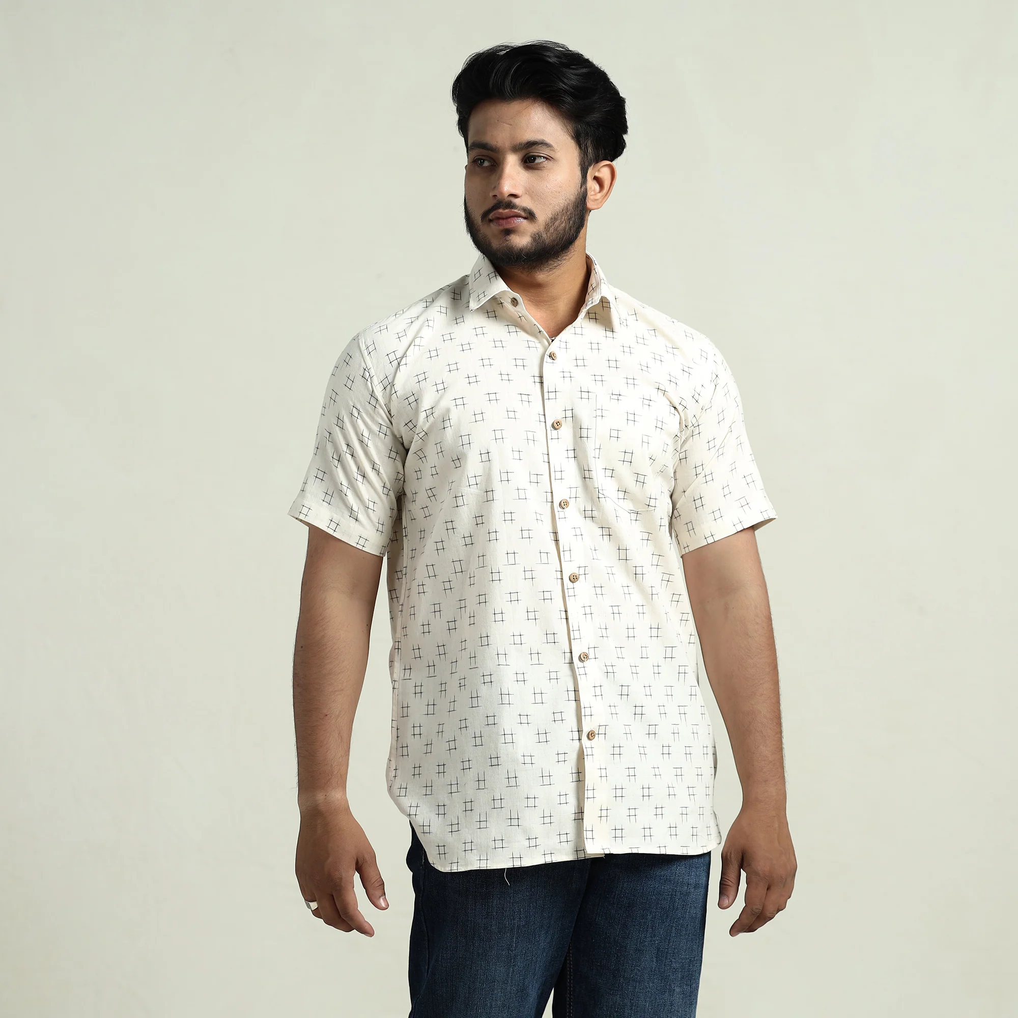White - Pochampally Double Ikat Handloom Cotton Men Half Sleeve Shirt 01