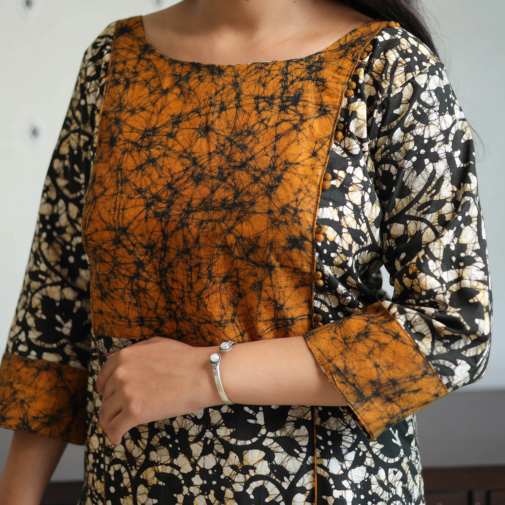 Black - Batik Print Cotton Kurta with Palazzo & Dupatta Suit Set 02 - Image 4