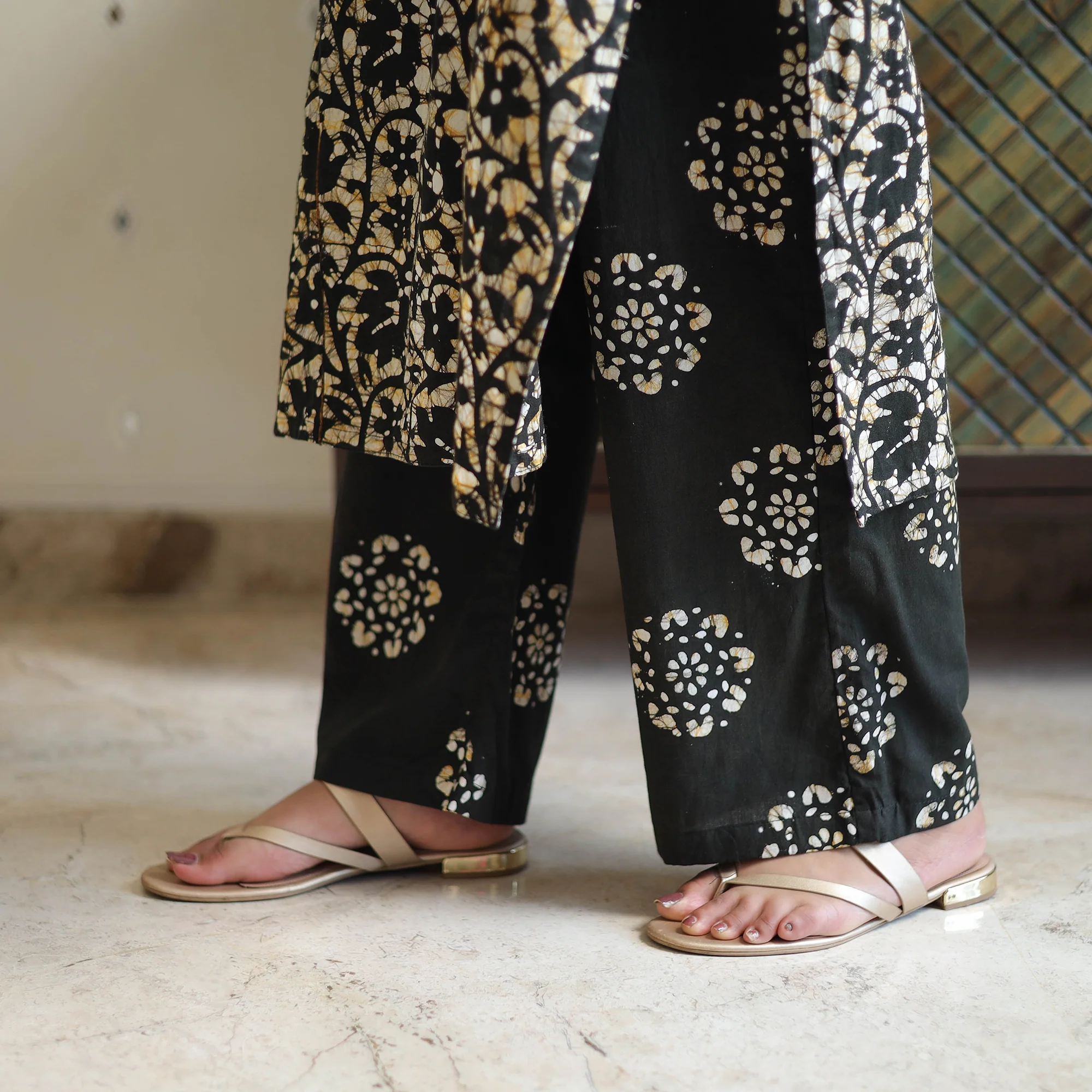 Black - Batik Print Cotton Kurta with Palazzo & Dupatta Suit Set 02 - Image 5