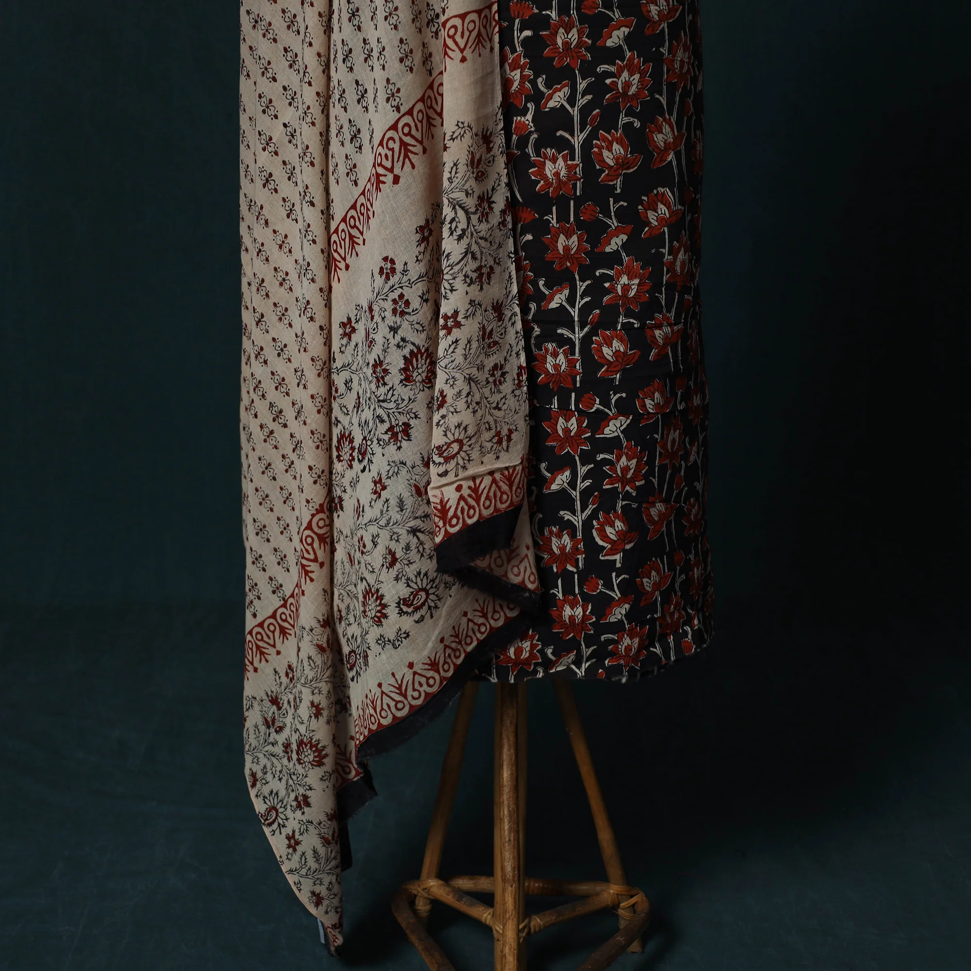 Bagru Hand Block Print Natural Dyed Cotton 2pc Unstitched Dress Material Kurta Set with Jewellery Set 20 - Image 4