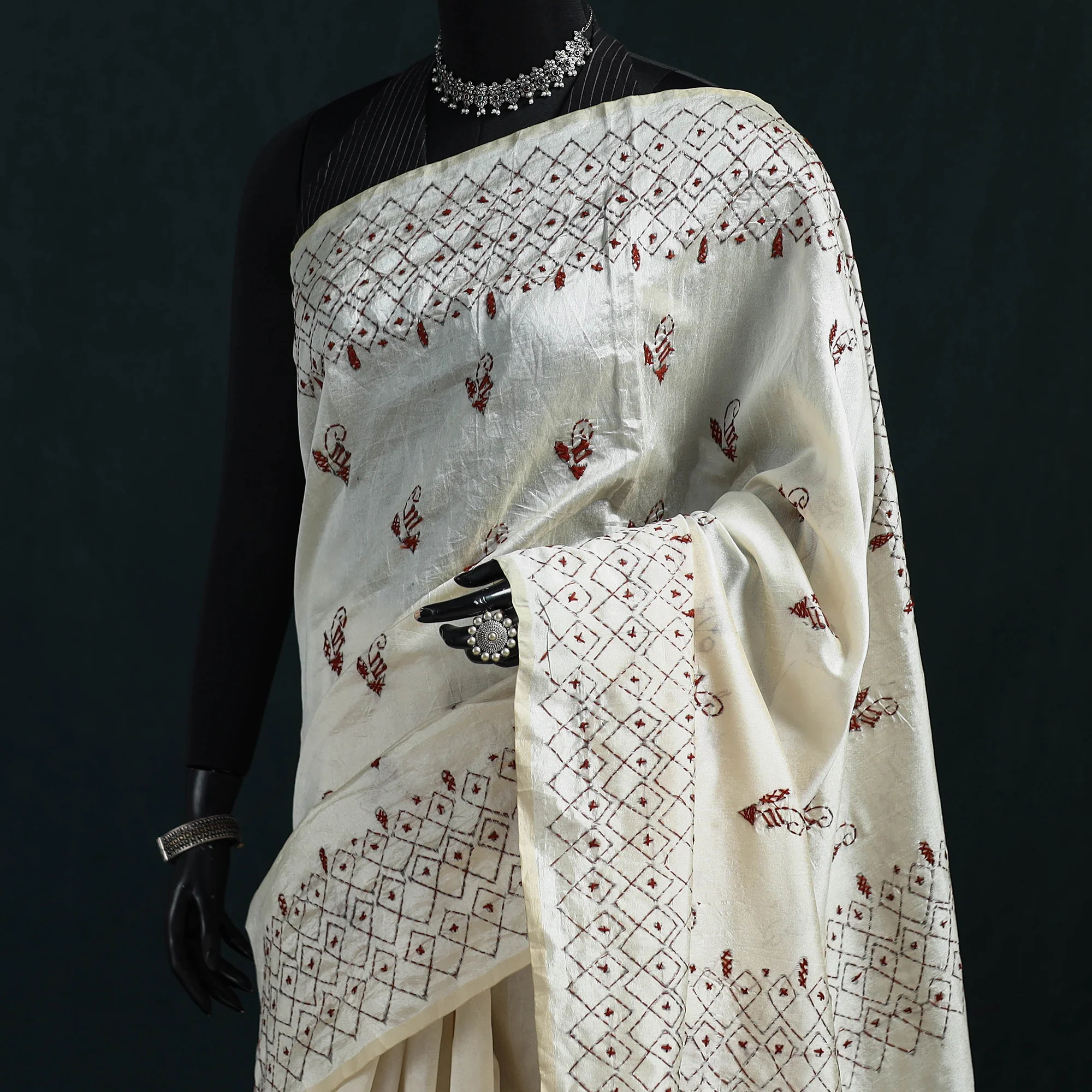 Bengal Hand Embroidery Silk Nakshi Kantha Saree 02 - Image 2