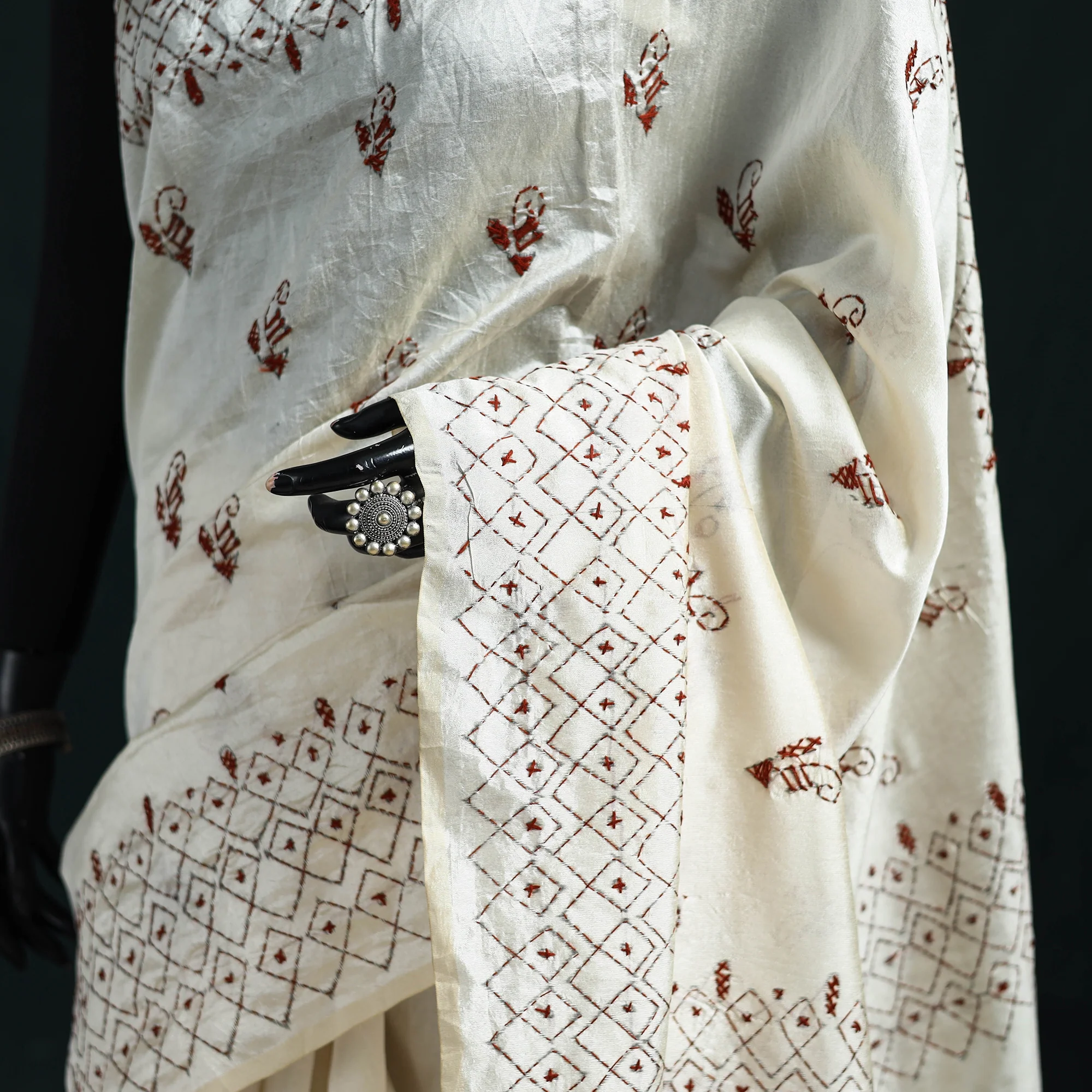 Bengal Hand Embroidery Silk Nakshi Kantha Saree 02 - Image 3