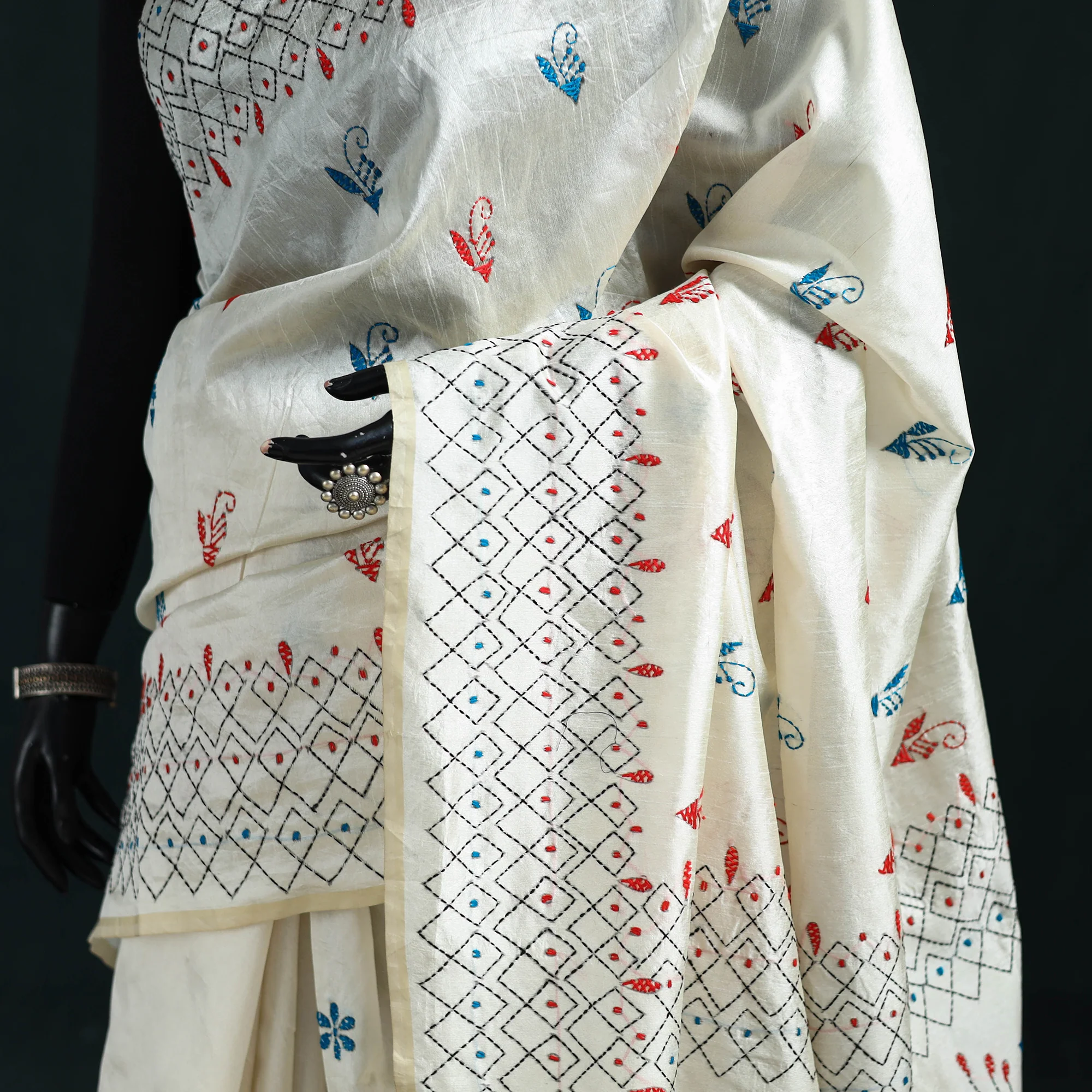 Bengal Hand Embroidery Silk Nakshi Kantha Saree 05 - Image 3
