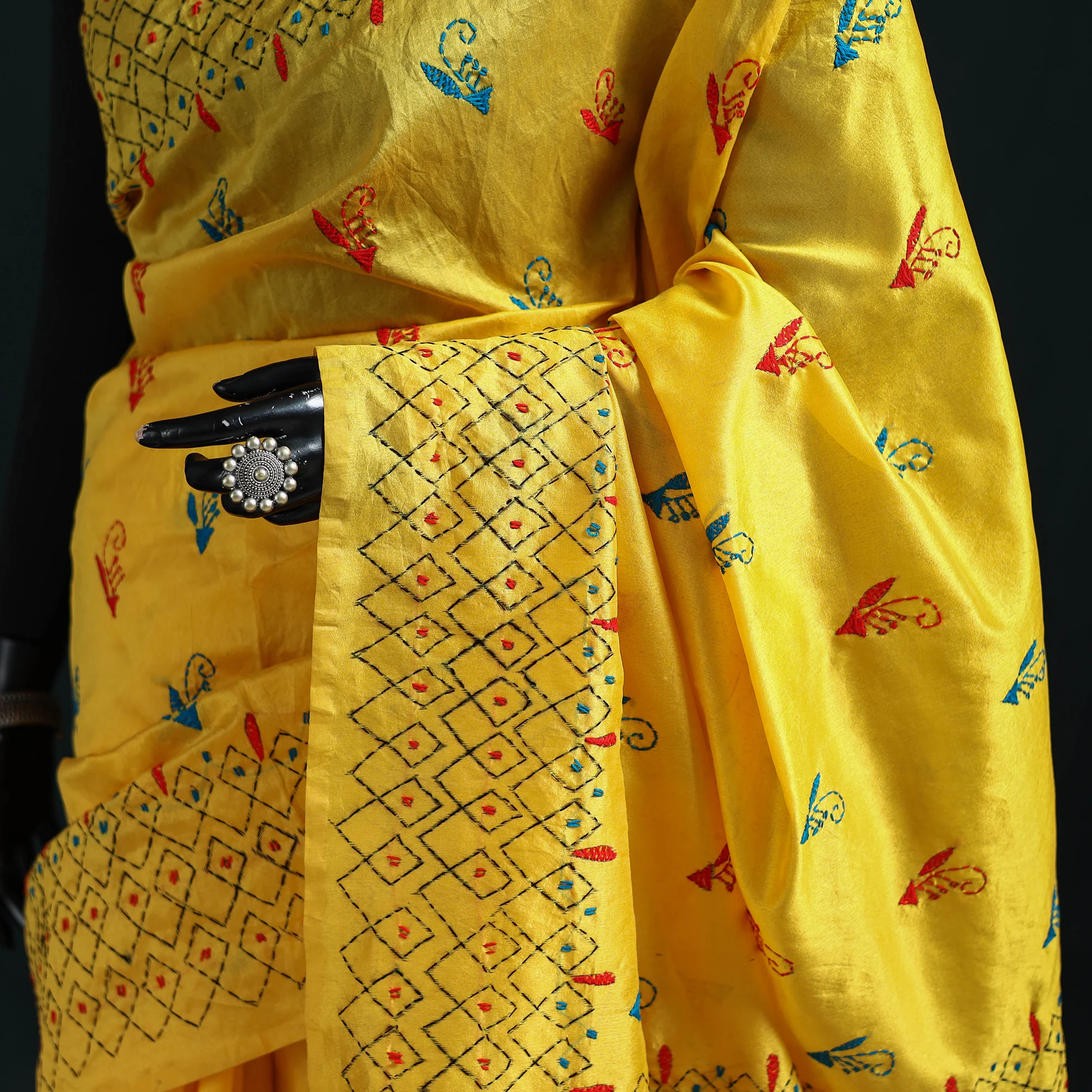 Bengal Hand Embroidery Silk Nakshi Kantha Saree 12 - Image 3