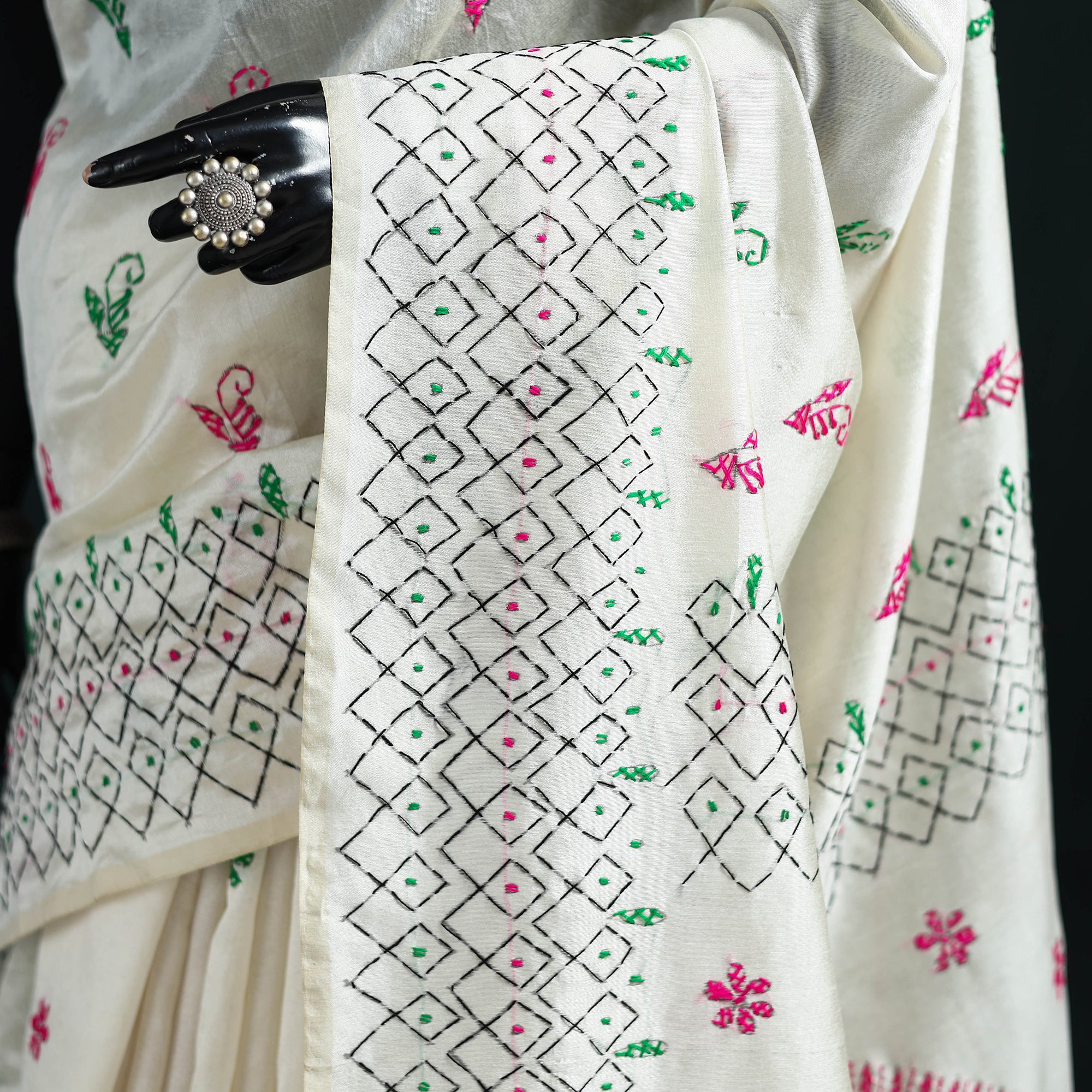 Bengal Hand Embroidery Silk Nakshi Kantha Saree 21 - Image 3
