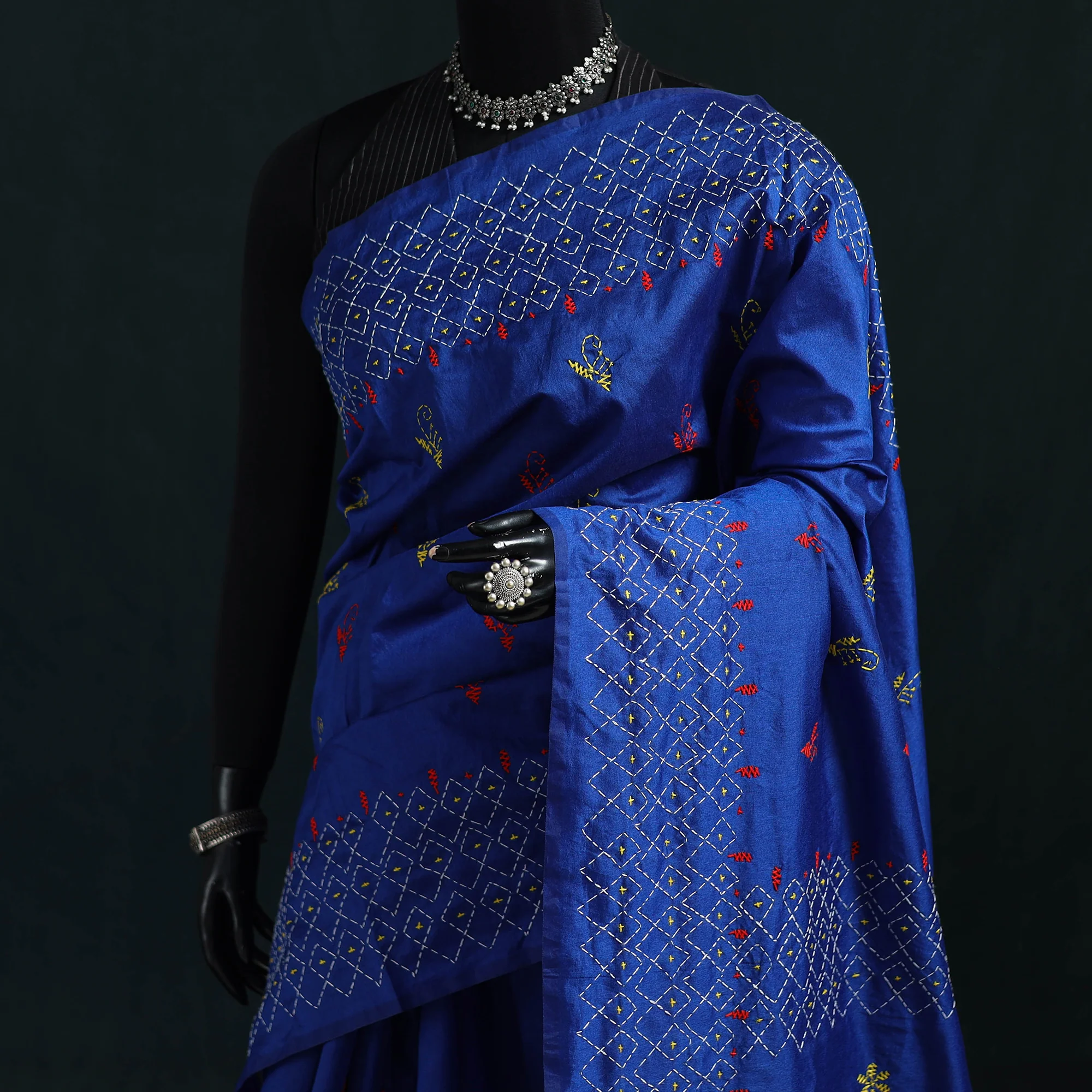Bengal Hand Embroidery Silk Nakshi Kantha Saree 27 - Image 2