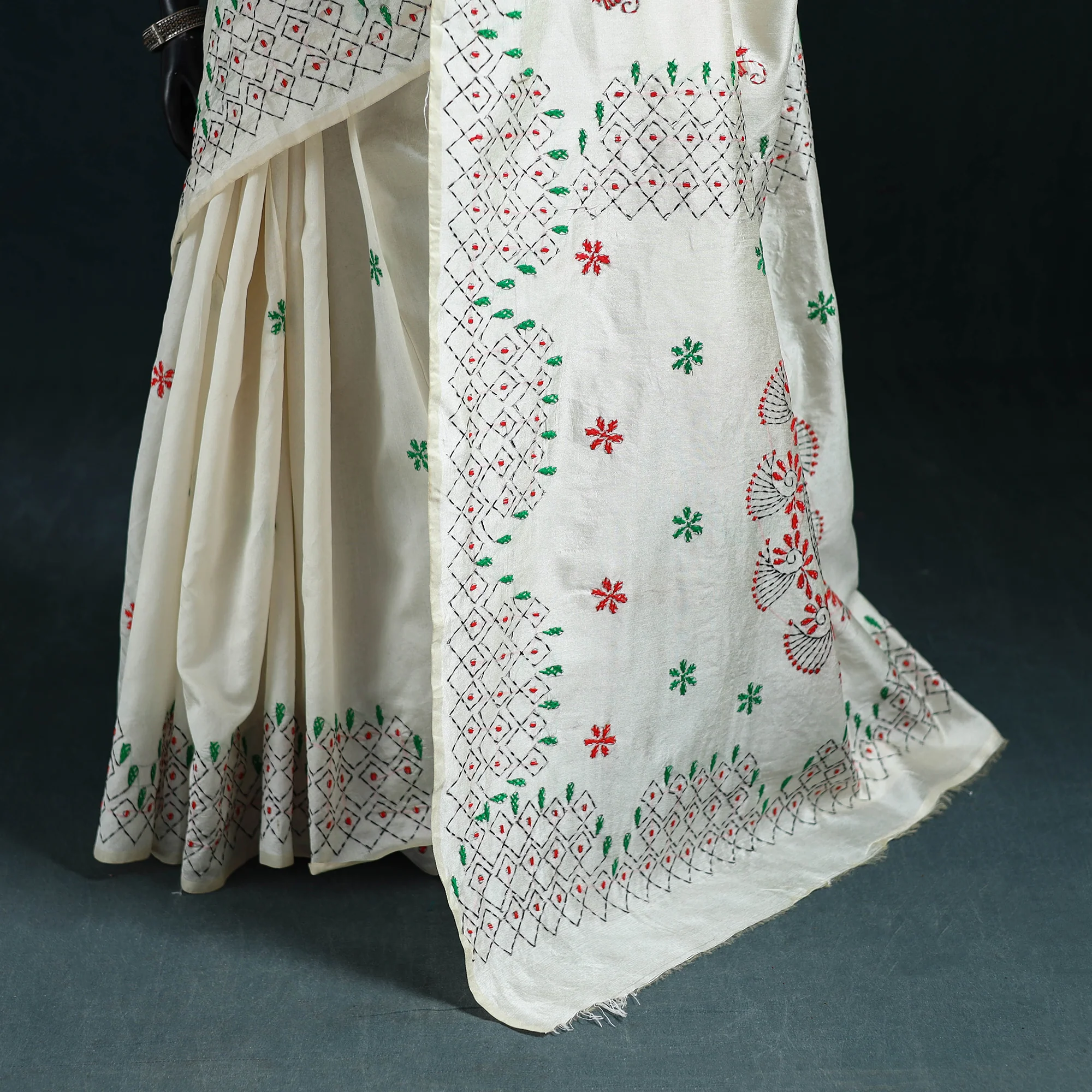 Bengal Hand Embroidery Silk Nakshi Kantha Saree 30 - Image 4