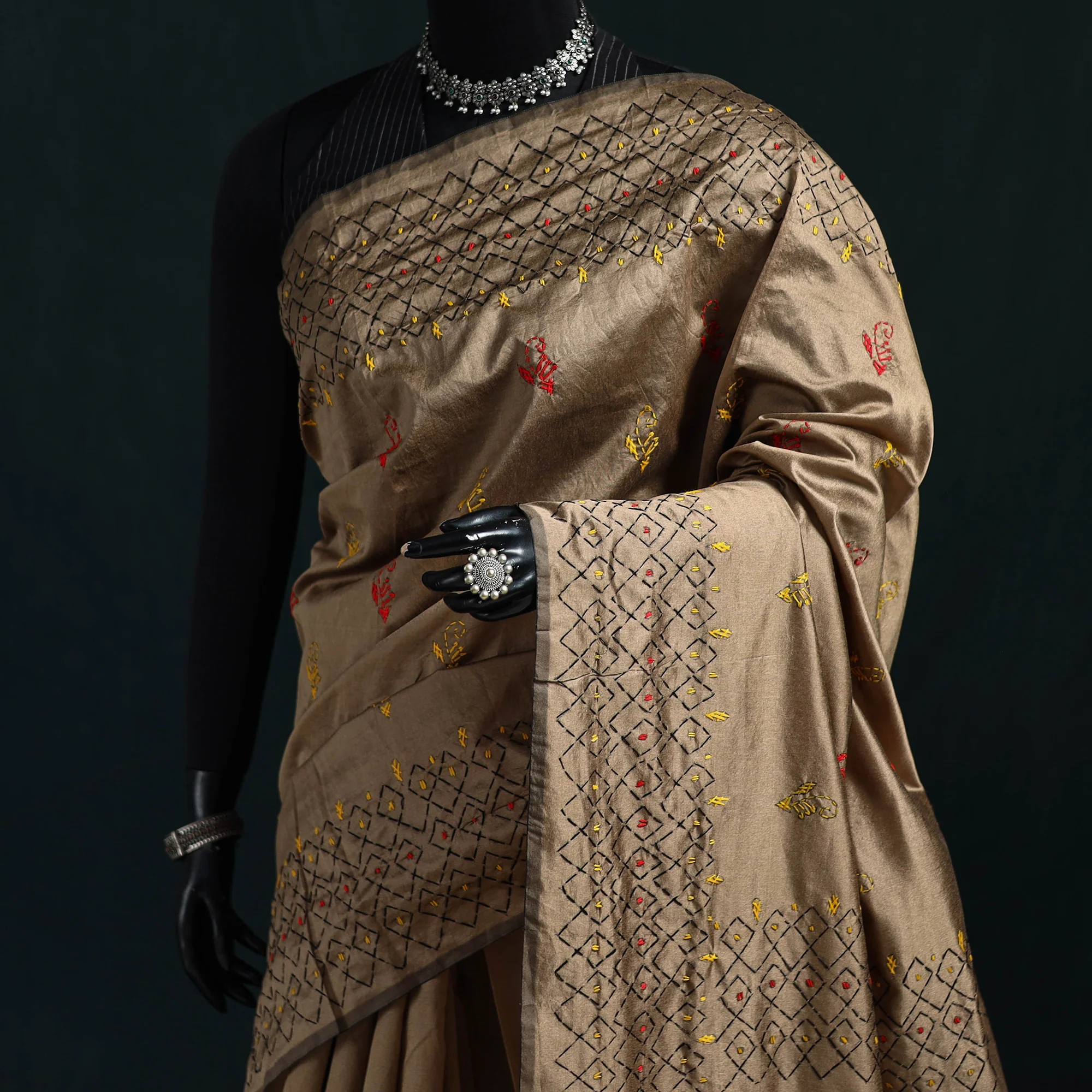 Bengal Hand Embroidery Silk Nakshi Kantha Saree 31 - Image 2