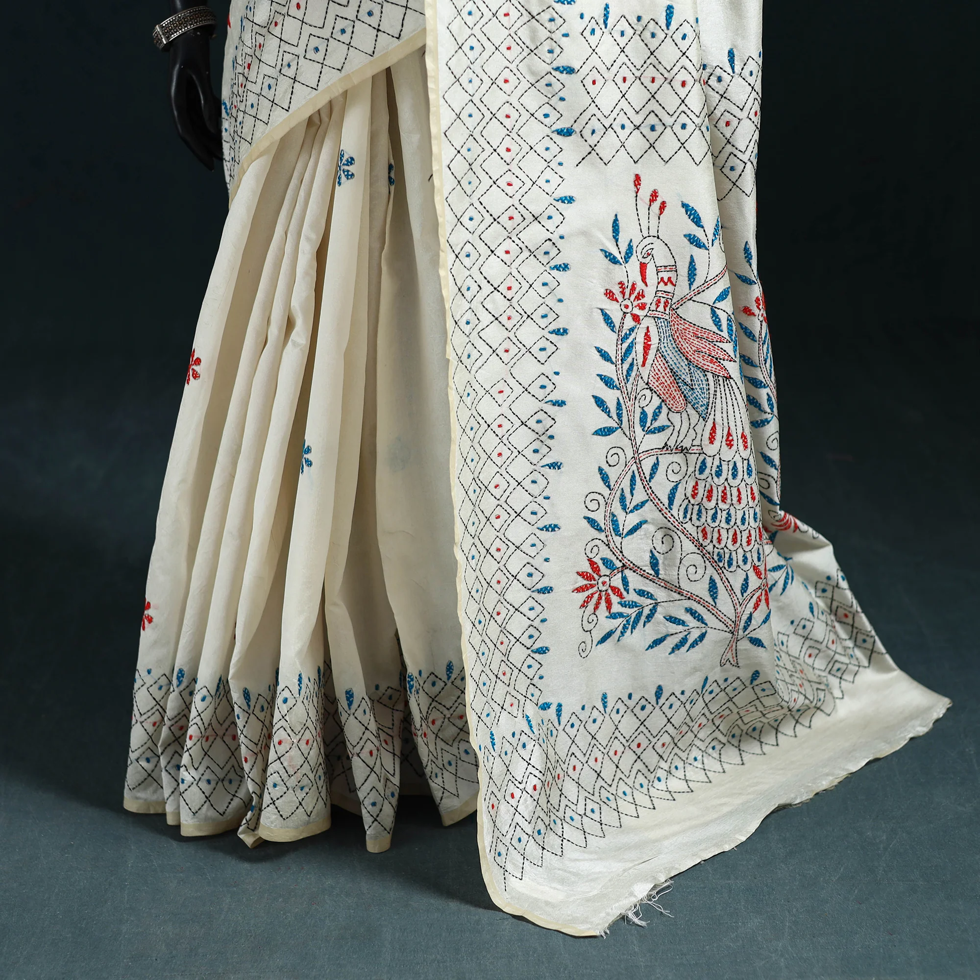 Bengal Hand Embroidery Silk Nakshi Kantha Saree 33 - Image 4