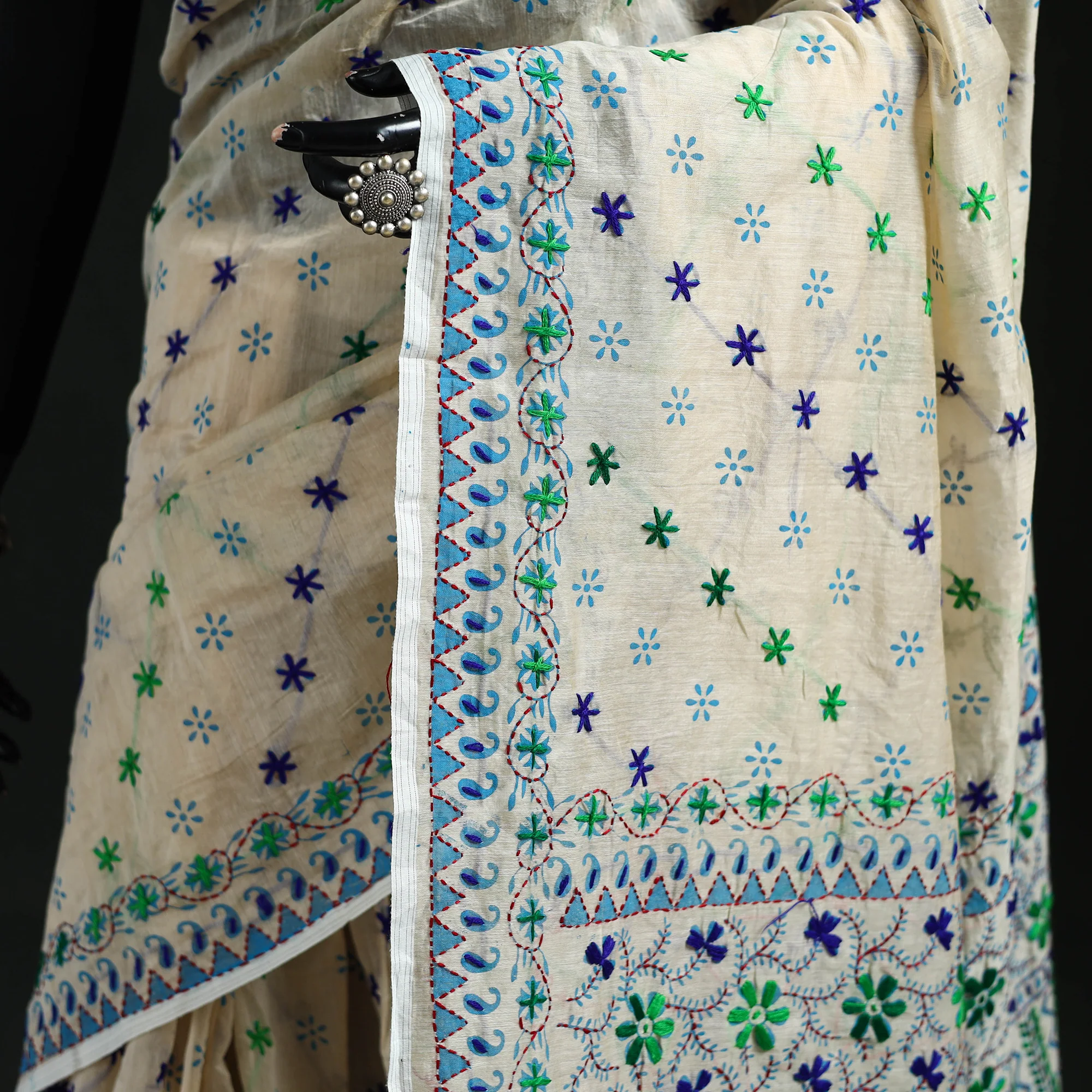 White - Bengal Kantha Hand Embroidery Silk Cotton Chapa Work Saree 96 - Image 3
