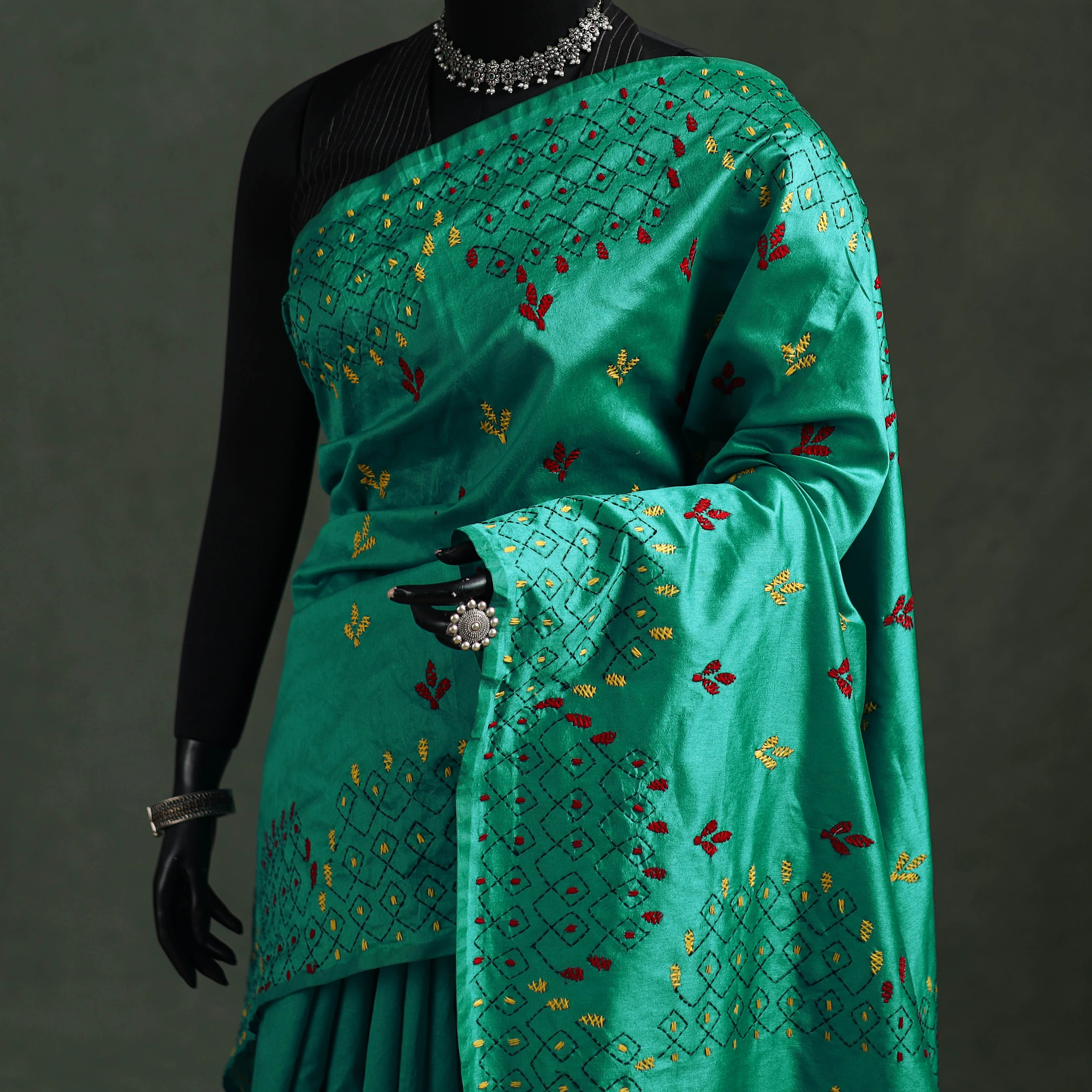 Green - Bengal Nakshi Kantha Hand Embroidered Silk Saree 55 - Image 2