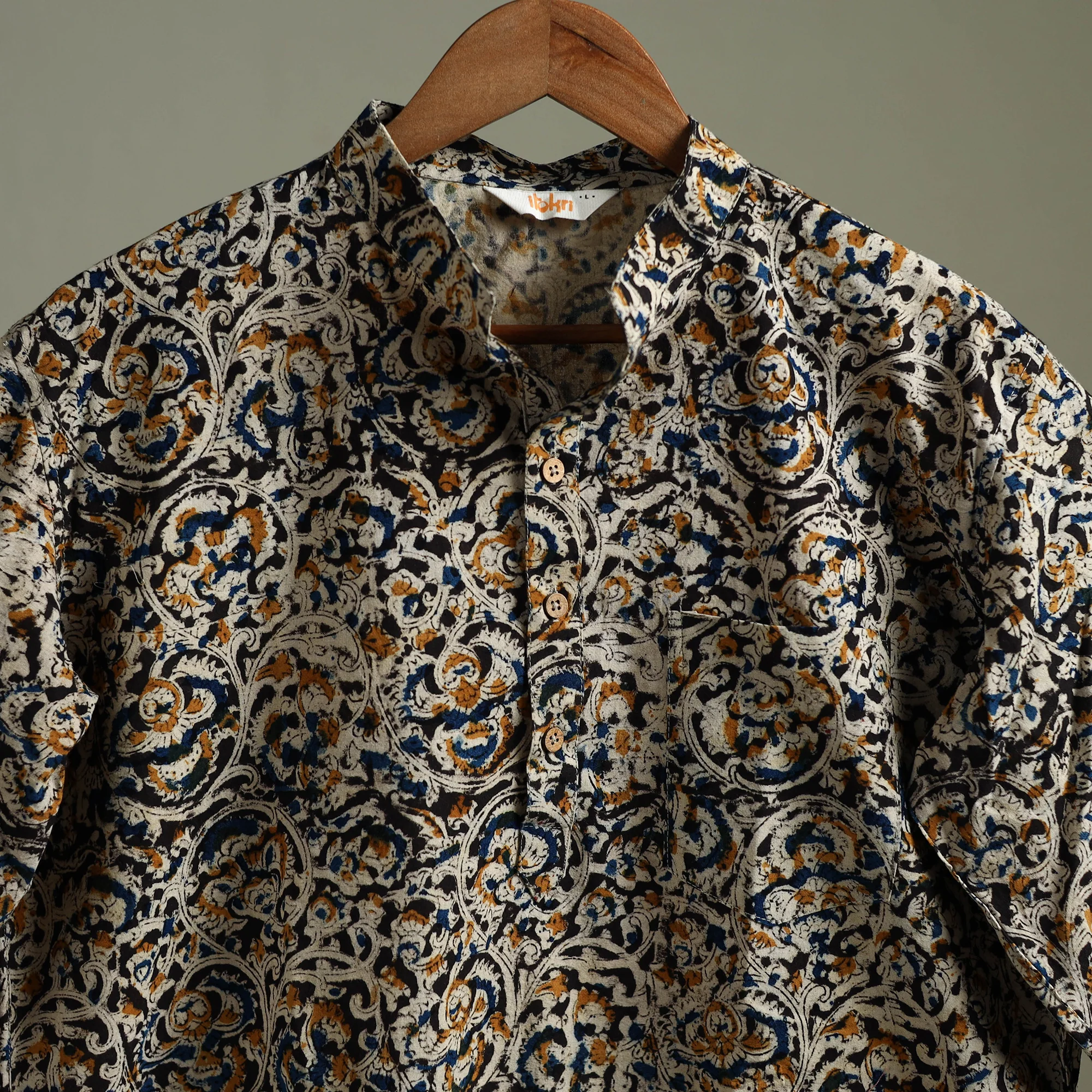 Hand Block Print Natural Dyed Cotton Short Kalamkari Kurta for Men 04 - Image 3