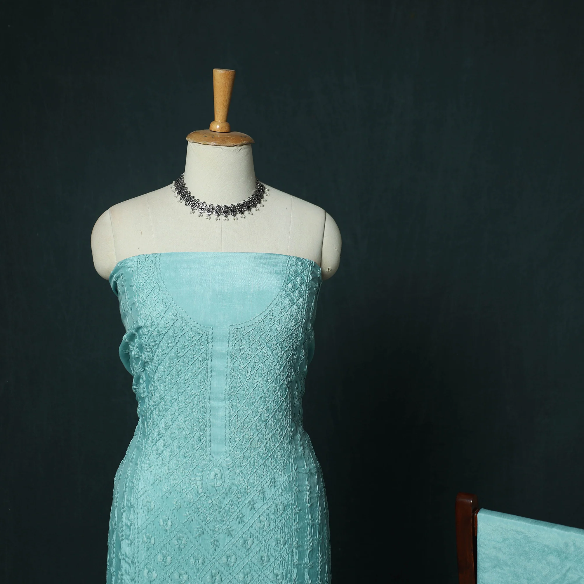Hand Embroidered Muslin 3pc Unstitched Dress Material 21 - Image 4
