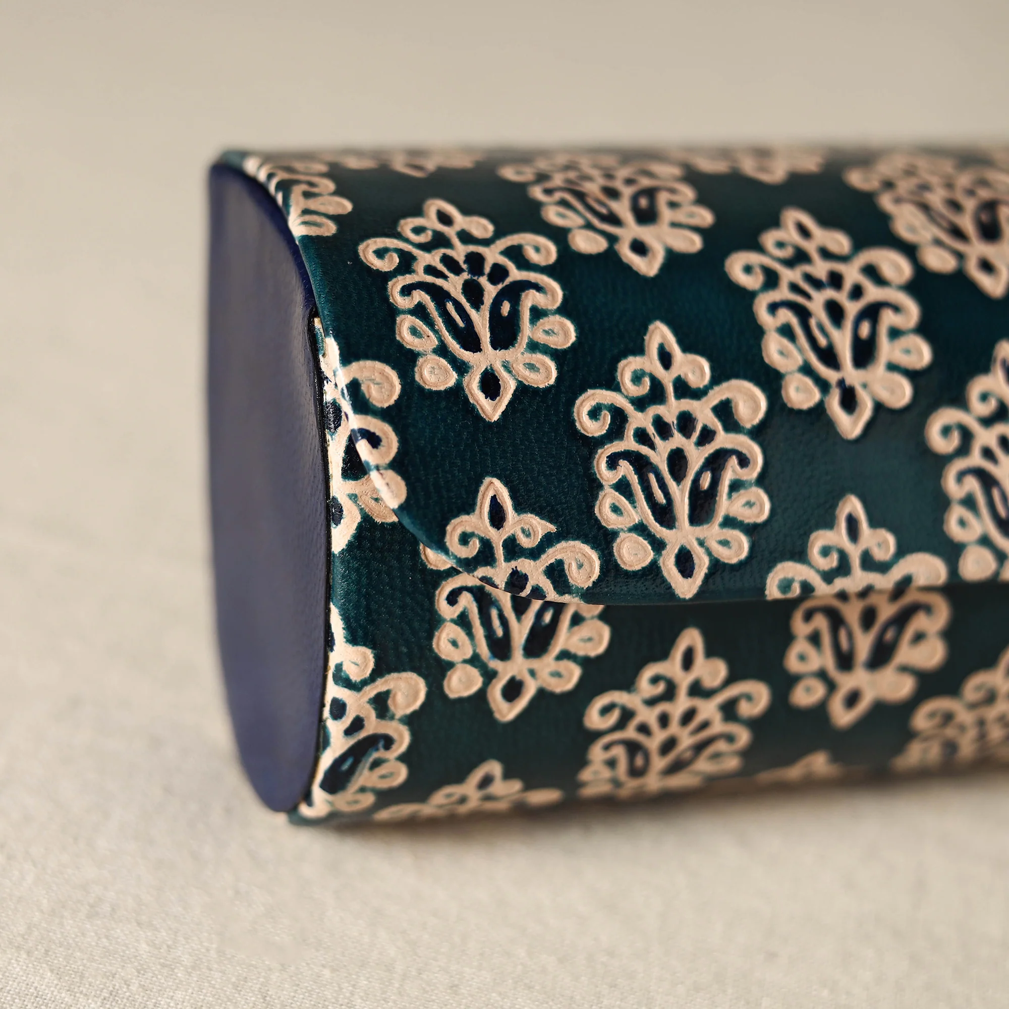 Green - Handcrafted Embossed Leather Spectacle Case 05 - Image 3
