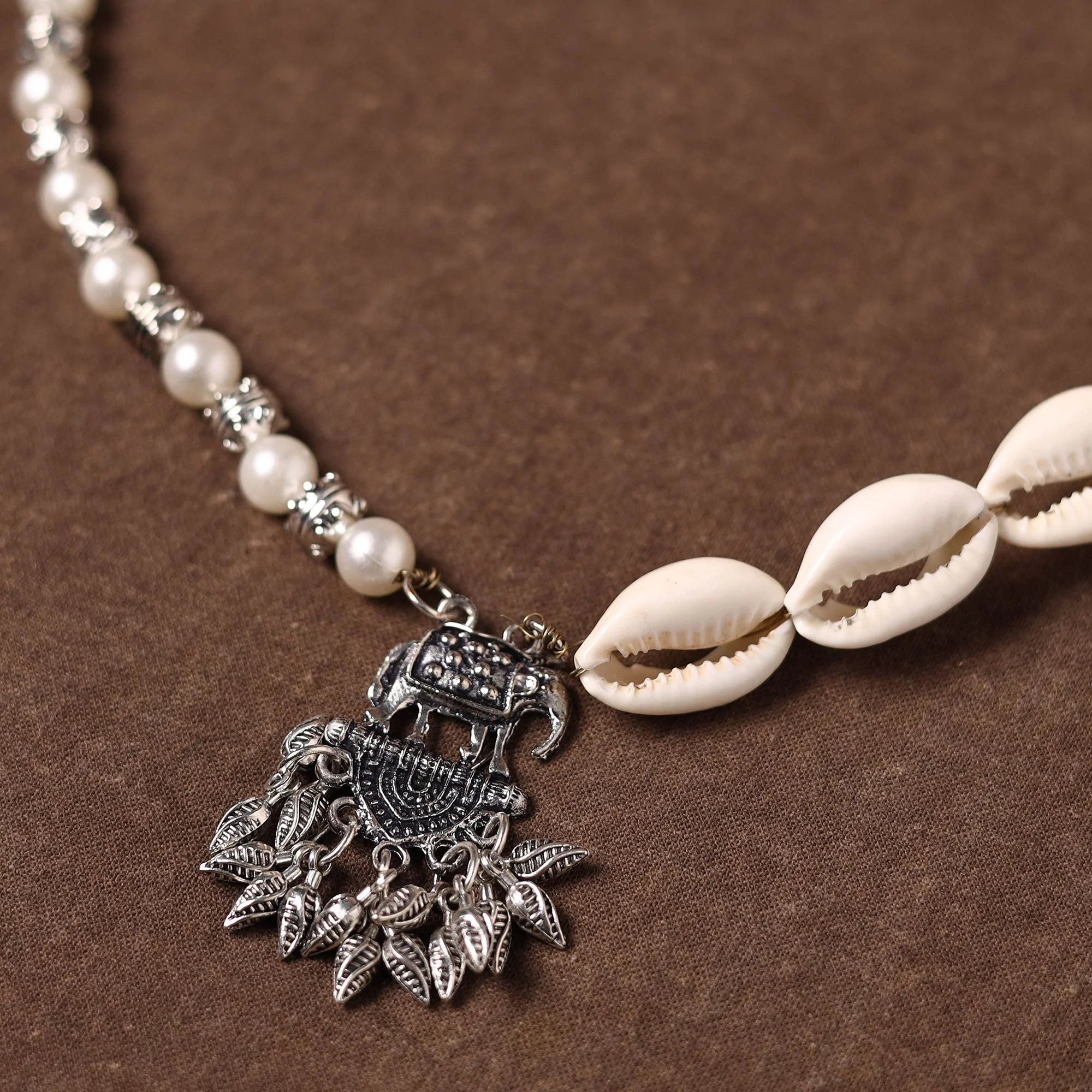 White - Handcrafted Shell Work GS Necklace 12 - Image 3