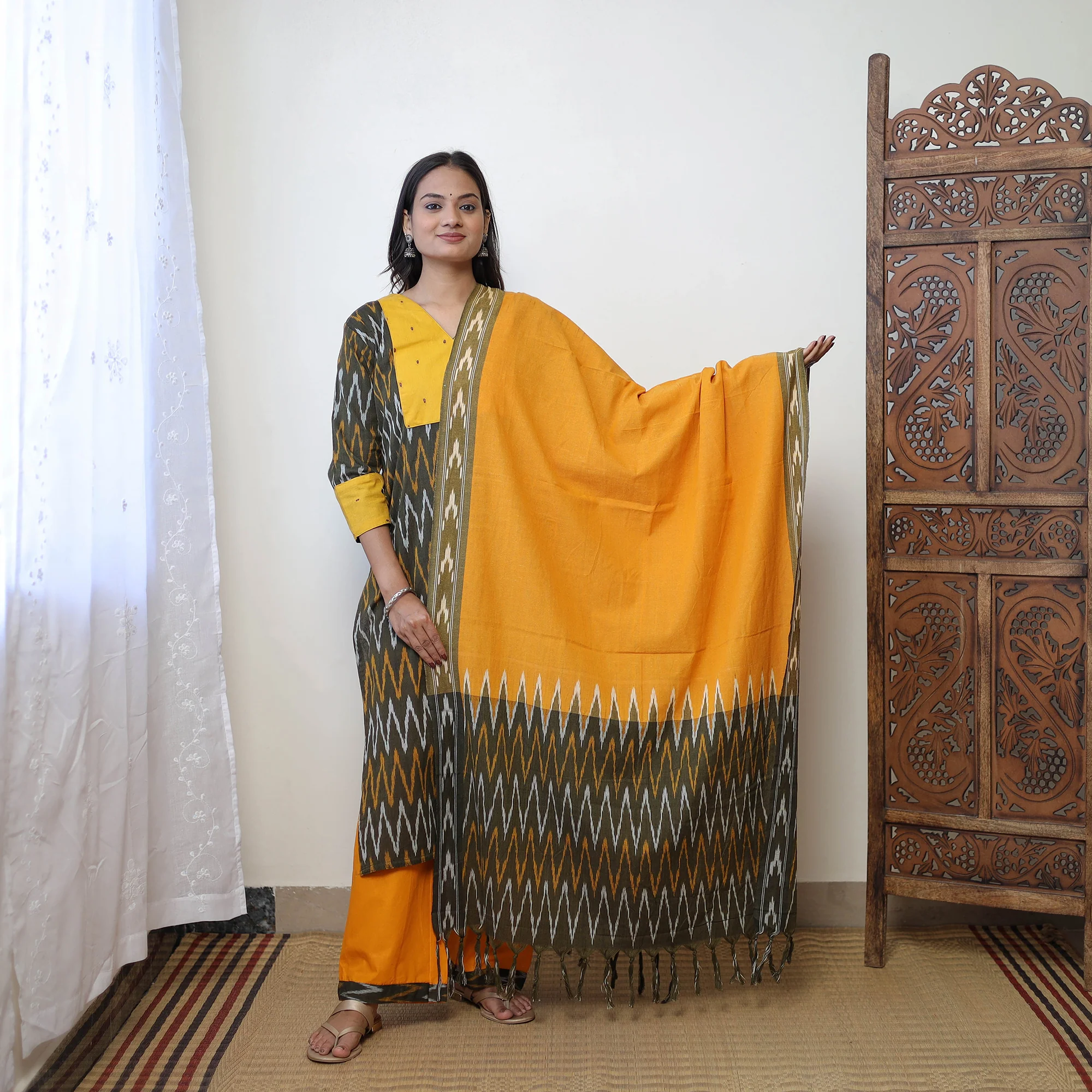 Green - Handloom Cotton Pochampally Ikat Kurta Set 12 - Image 2