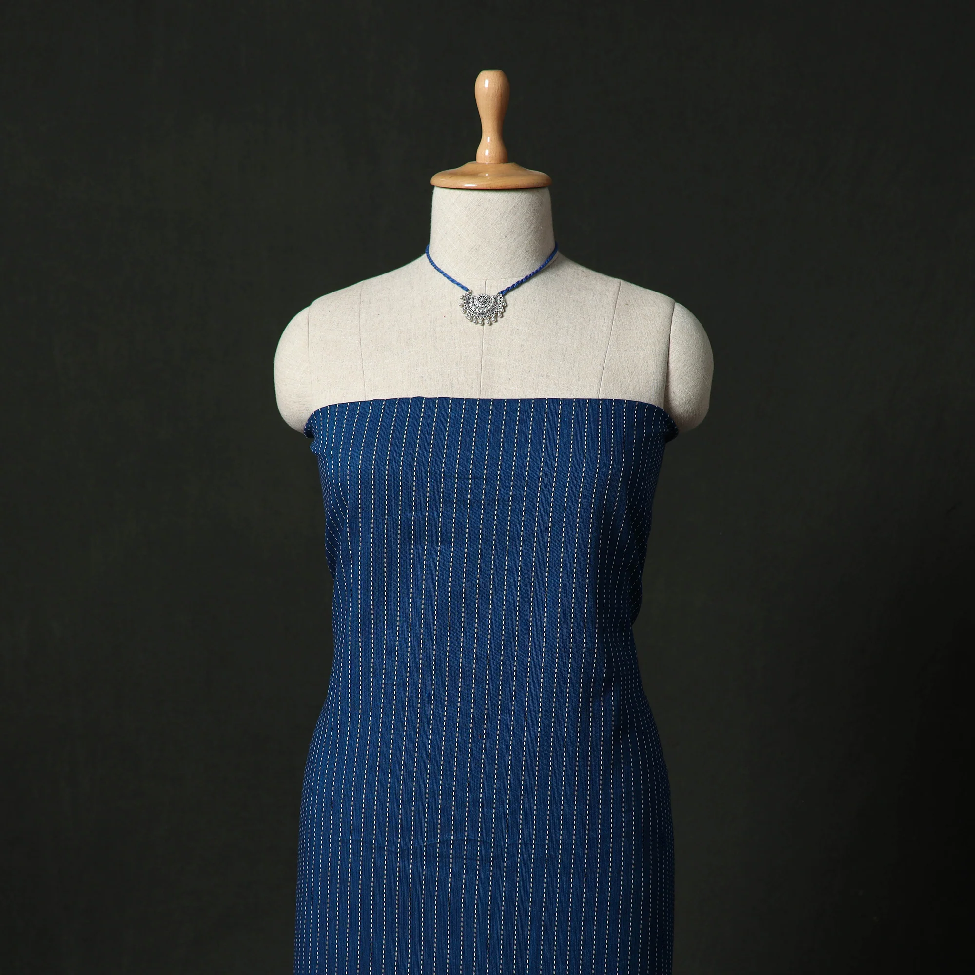 Jacquard Woven 2pc Cotton Unstitched Dress Material Kurta Set with Jewellery 01 - Image 2