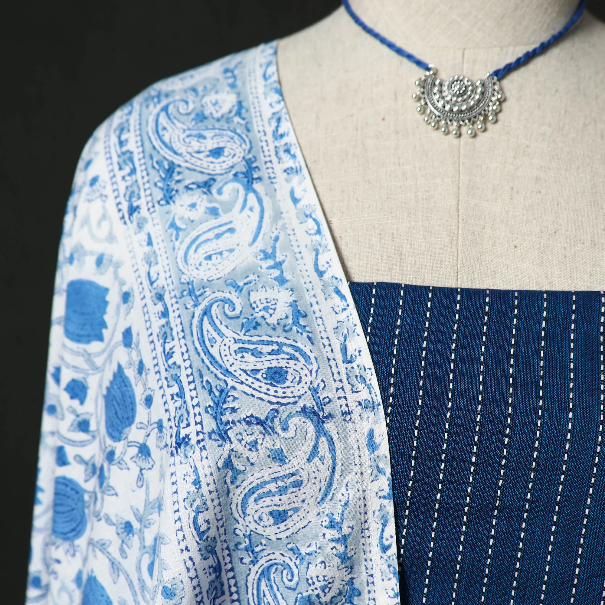 Jacquard Woven 2pc Cotton Unstitched Dress Material Kurta Set with Jewellery 01 - Image 3