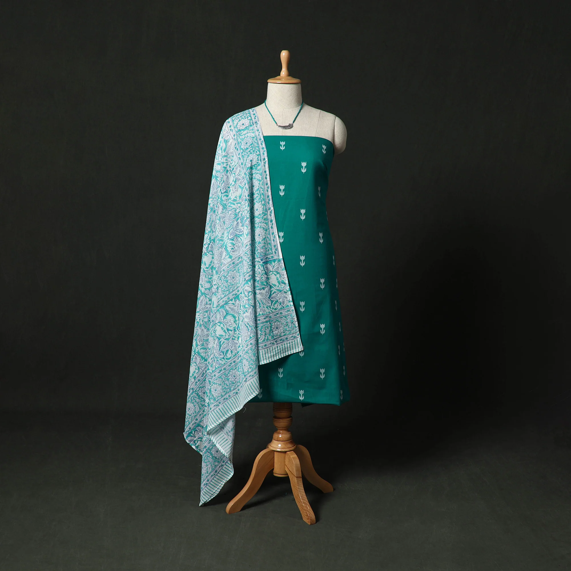 Jacquard Woven 2pc Cotton Unstitched Dress Material Kurta Set with Jewellery 03