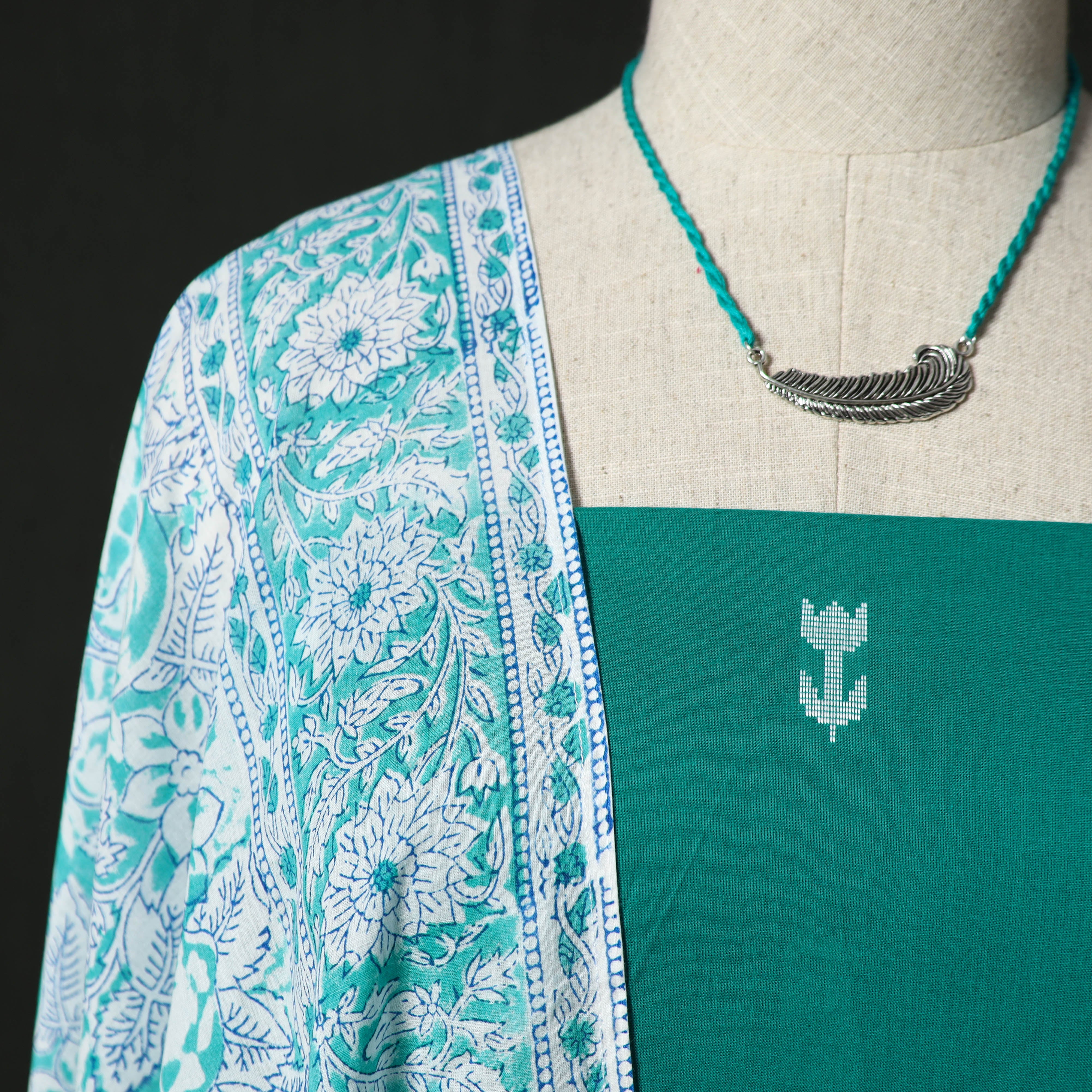 Jacquard Woven 2pc Cotton Unstitched Dress Material Kurta Set with Jewellery 03 - Image 3