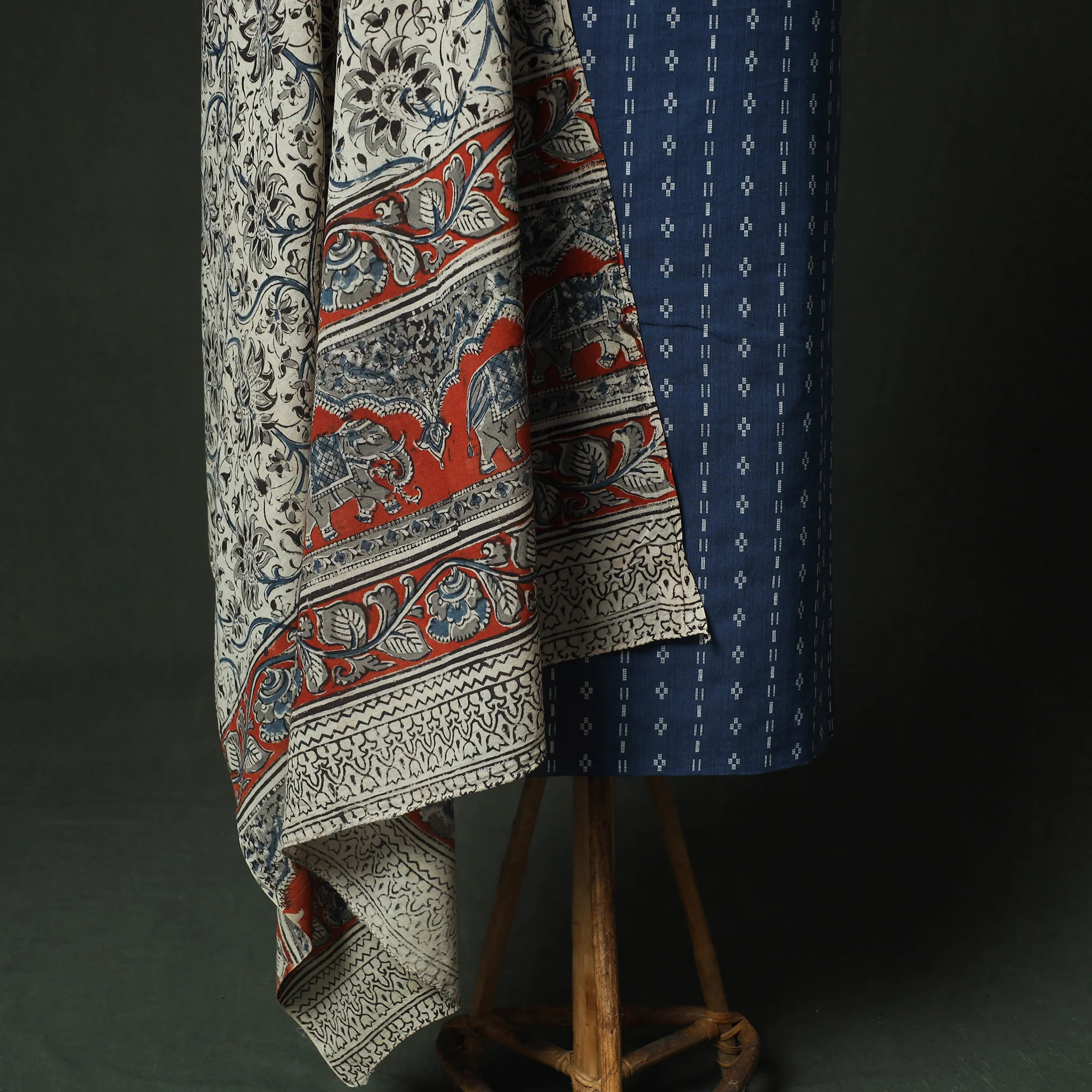 Jacquard Woven 2pc Cotton Unstitched Dress Material Kurta Set with Jewellery 04 - Image 4