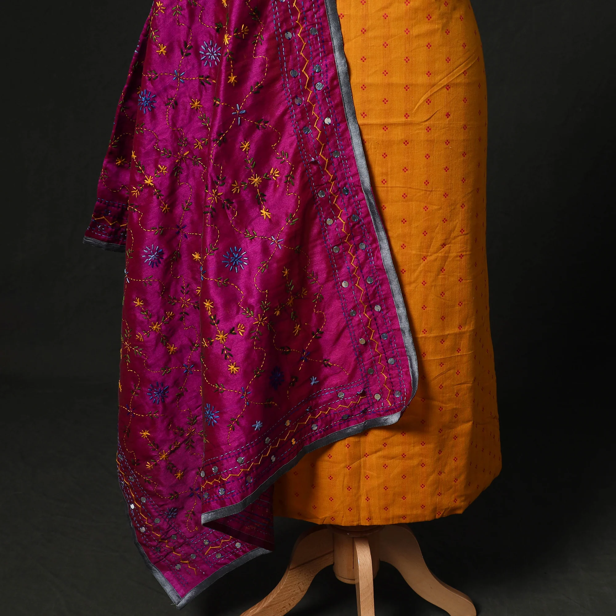 Jacquard Woven 2pc Cotton Unstitched Dress Material Kurta Set with Jewellery 05 - Image 4