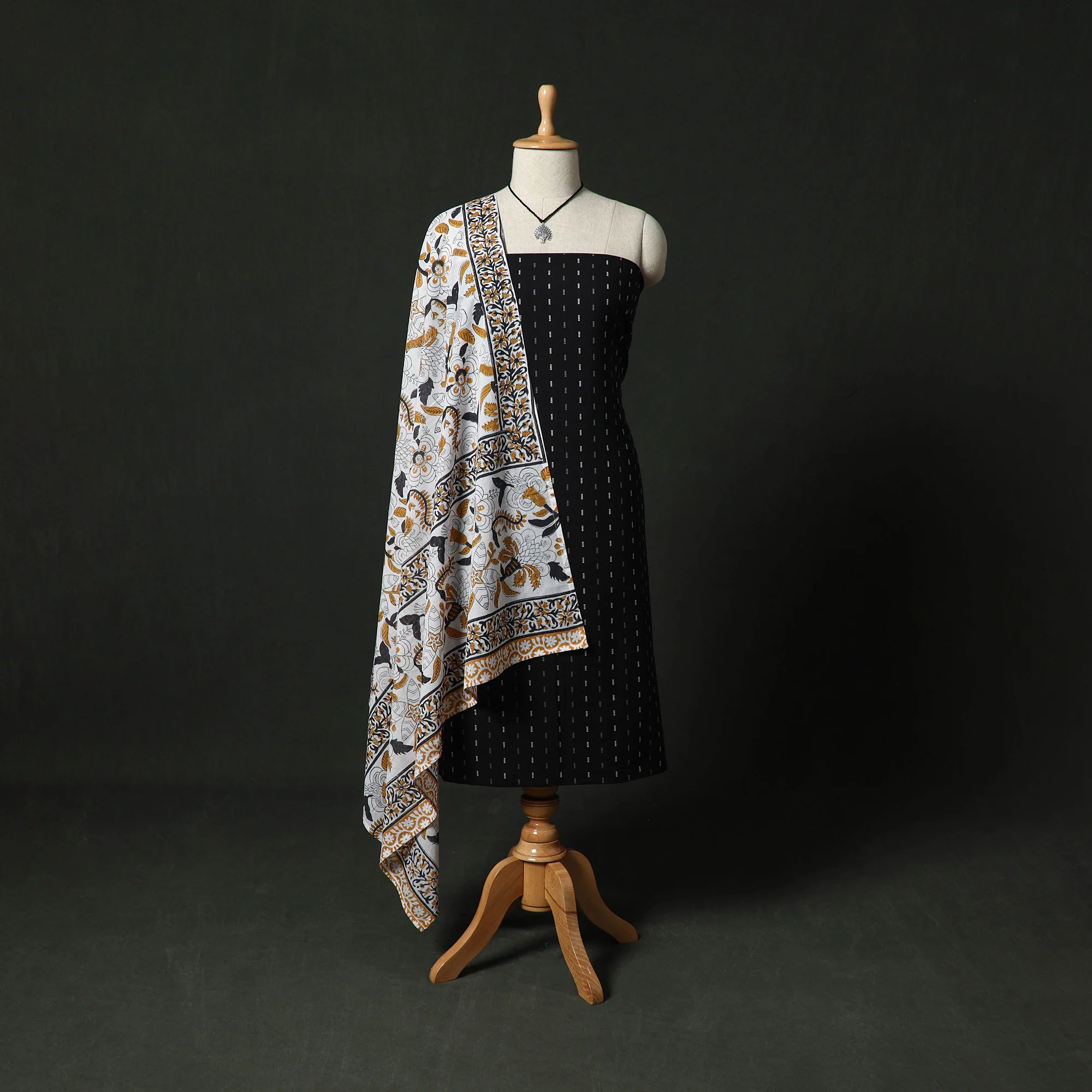 Jacquard Woven 2pc Cotton Unstitched Dress Material Kurta Set with Jewellery 05