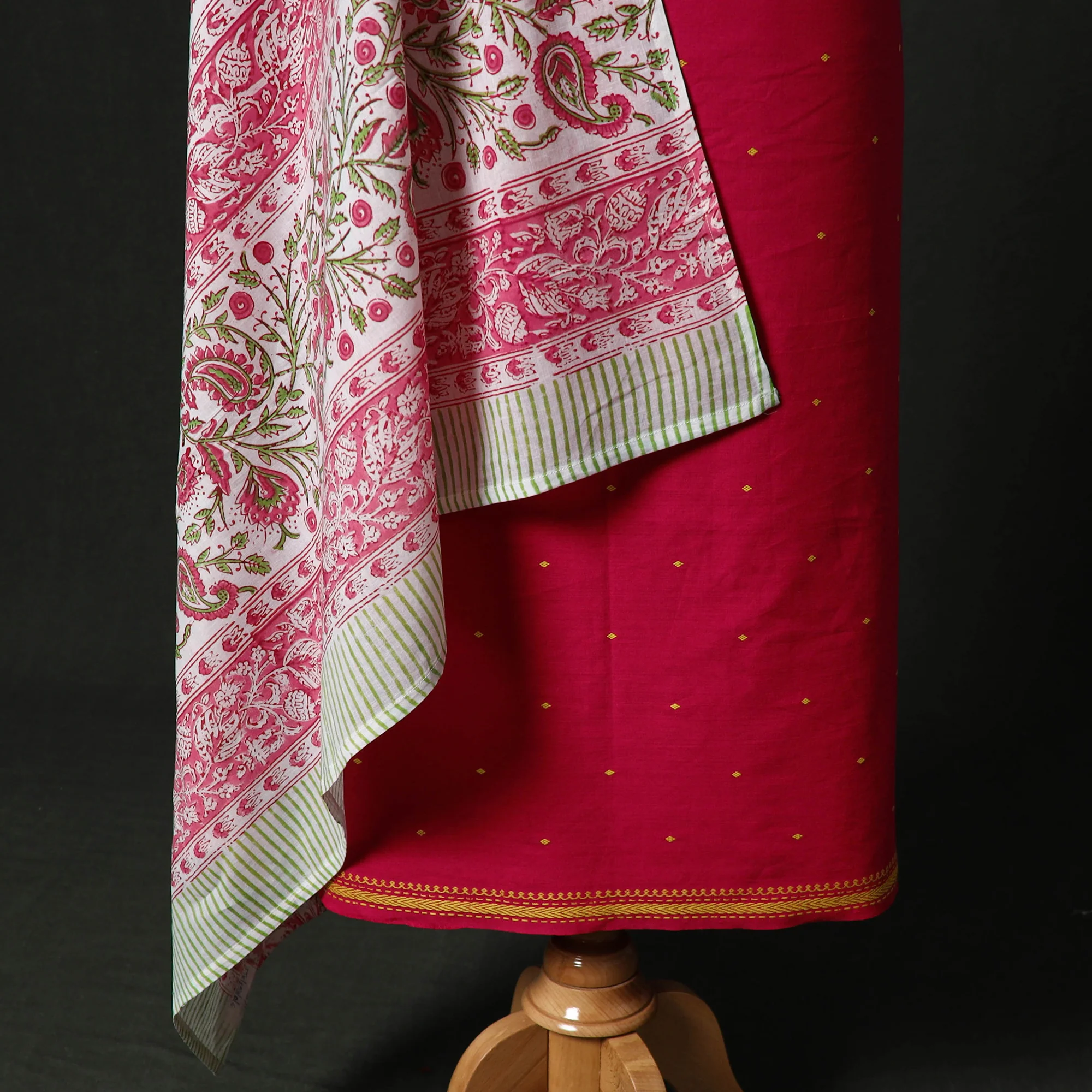 Jacquard Woven 2pc Cotton Unstitched Dress Material Kurta Set with Jewellery 06 - Image 4