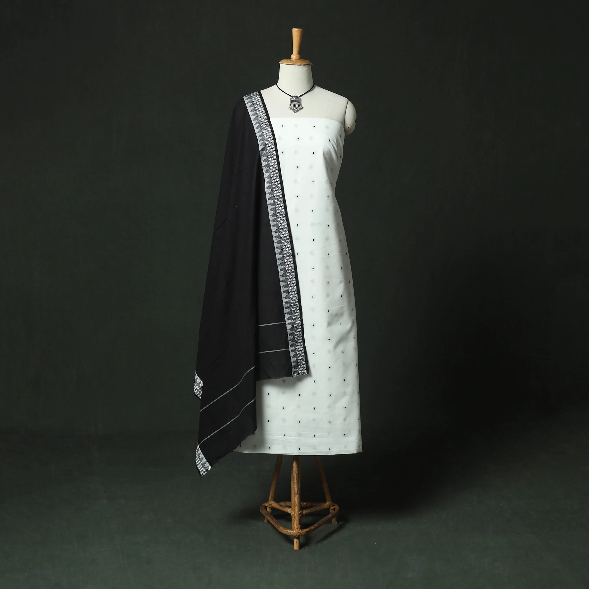 Jacquard Woven 2pc Cotton Unstitched Dress Material Kurta Set with Jewellery 07