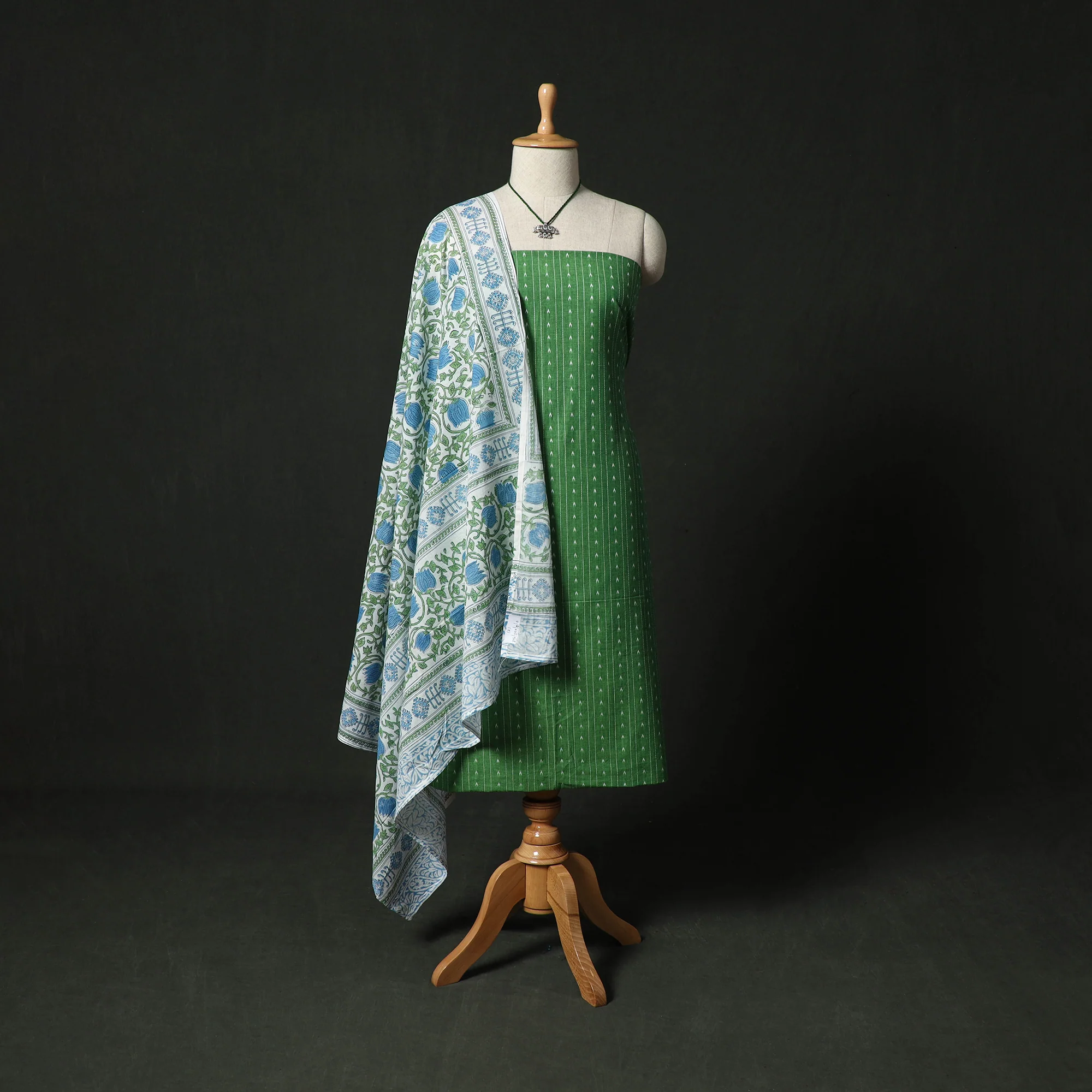 Jacquard Woven 2pc Cotton Unstitched Dress Material Kurta Set with Jewellery 07