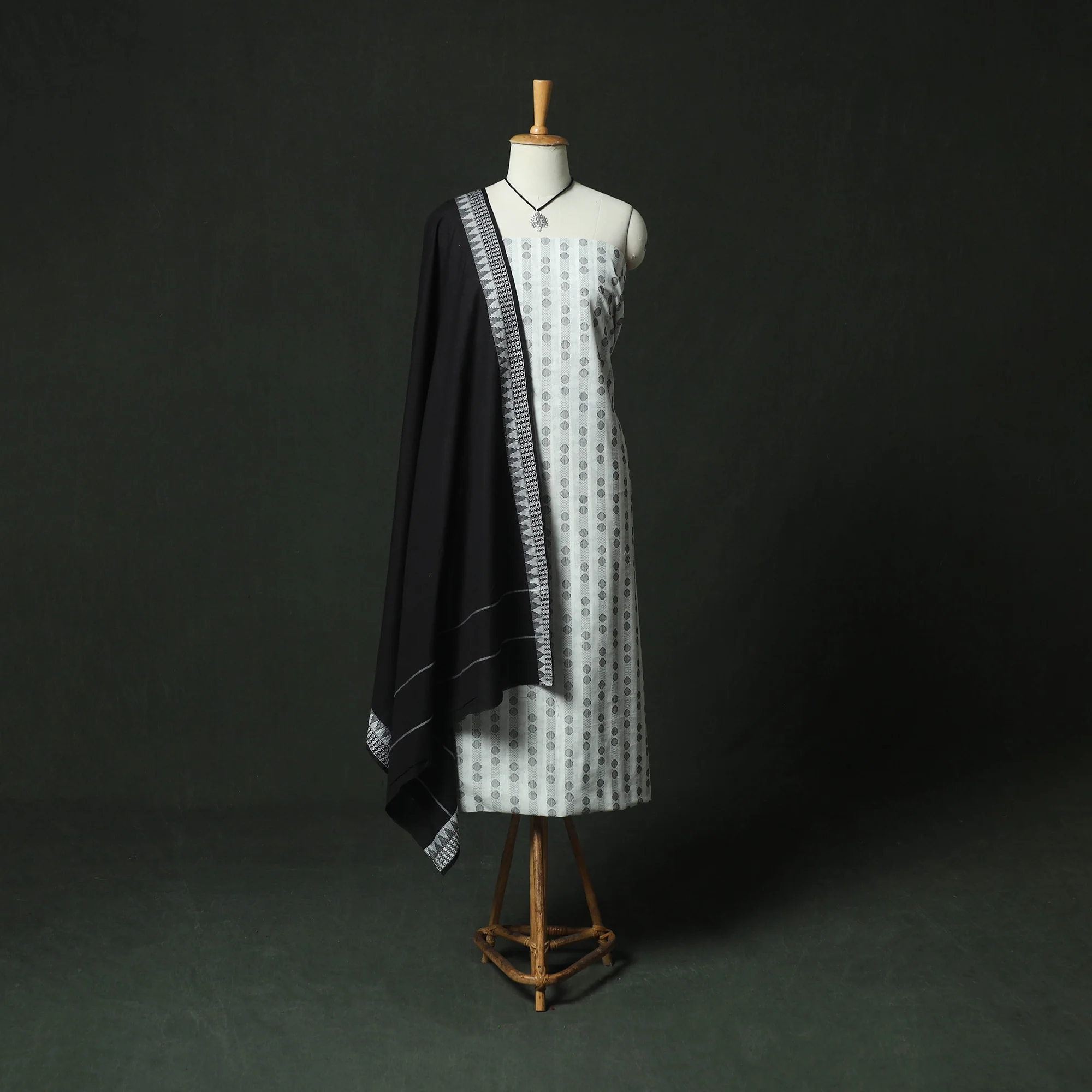 Jacquard Woven 2pc Cotton Unstitched Dress Material Kurta Set with Jewellery 08