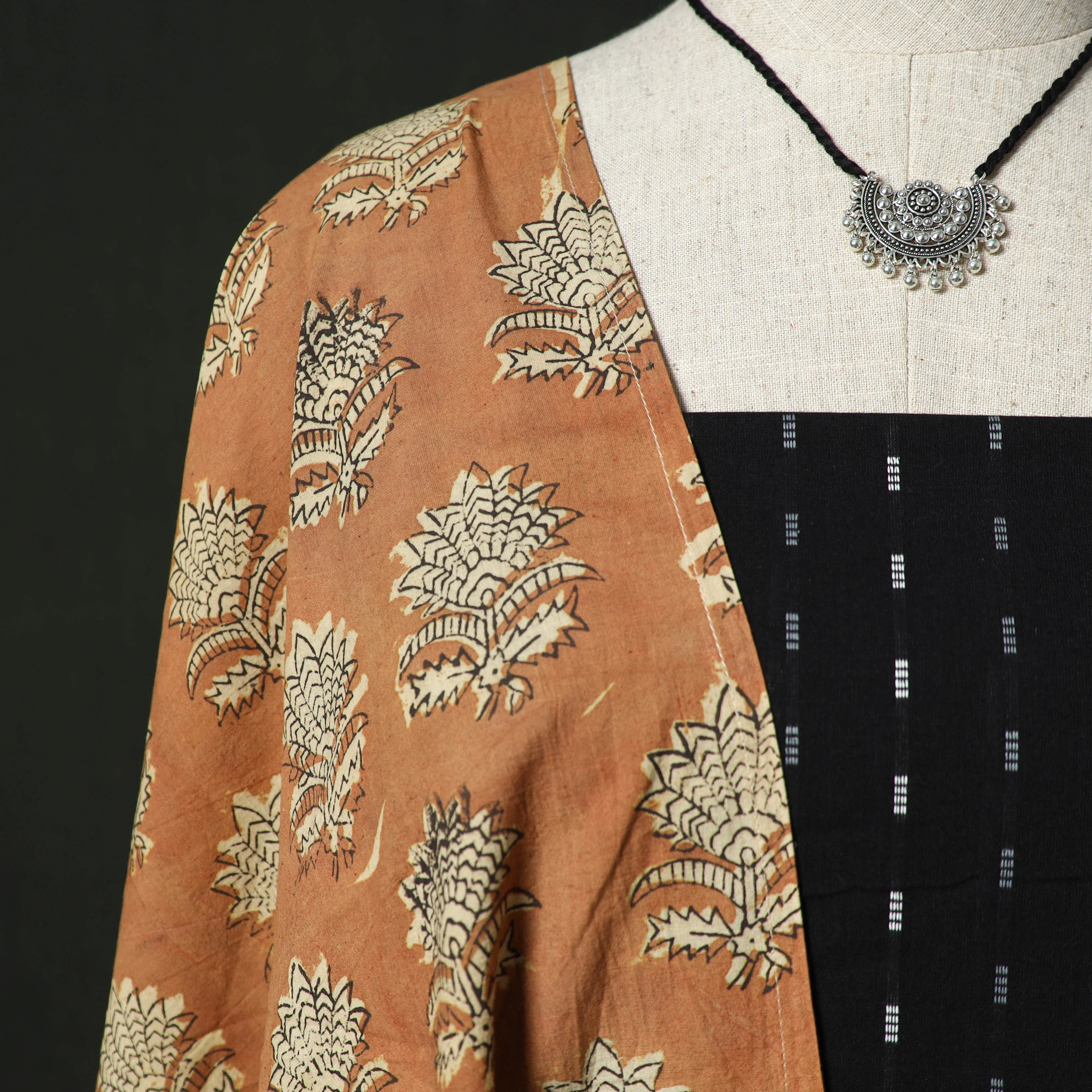 Jacquard Woven 2pc Cotton Unstitched Dress Material Kurta Set with Jewellery 08 - Image 3