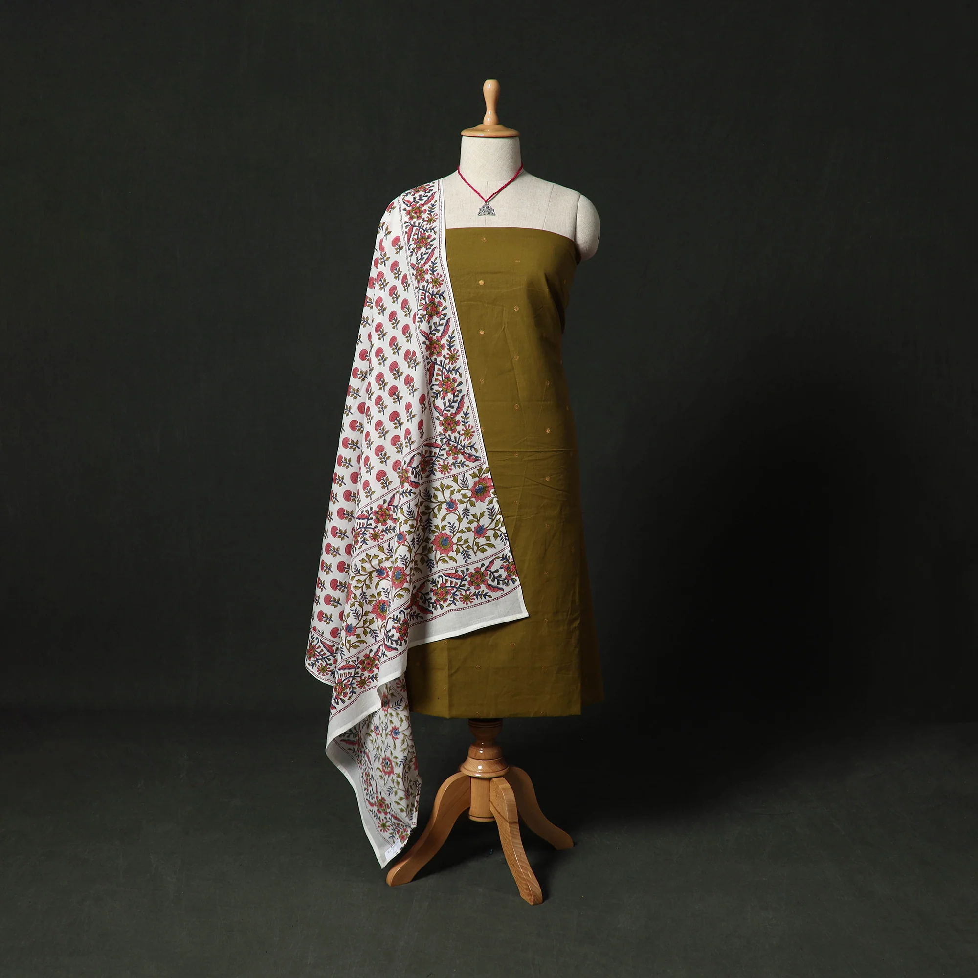 Jacquard Woven 2pc Cotton Unstitched Dress Material Kurta Set with Jewellery 10