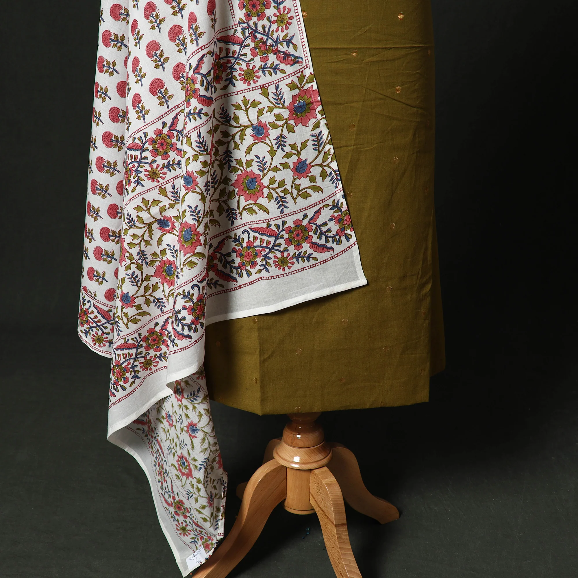 Jacquard Woven 2pc Cotton Unstitched Dress Material Kurta Set with Jewellery 10 - Image 4