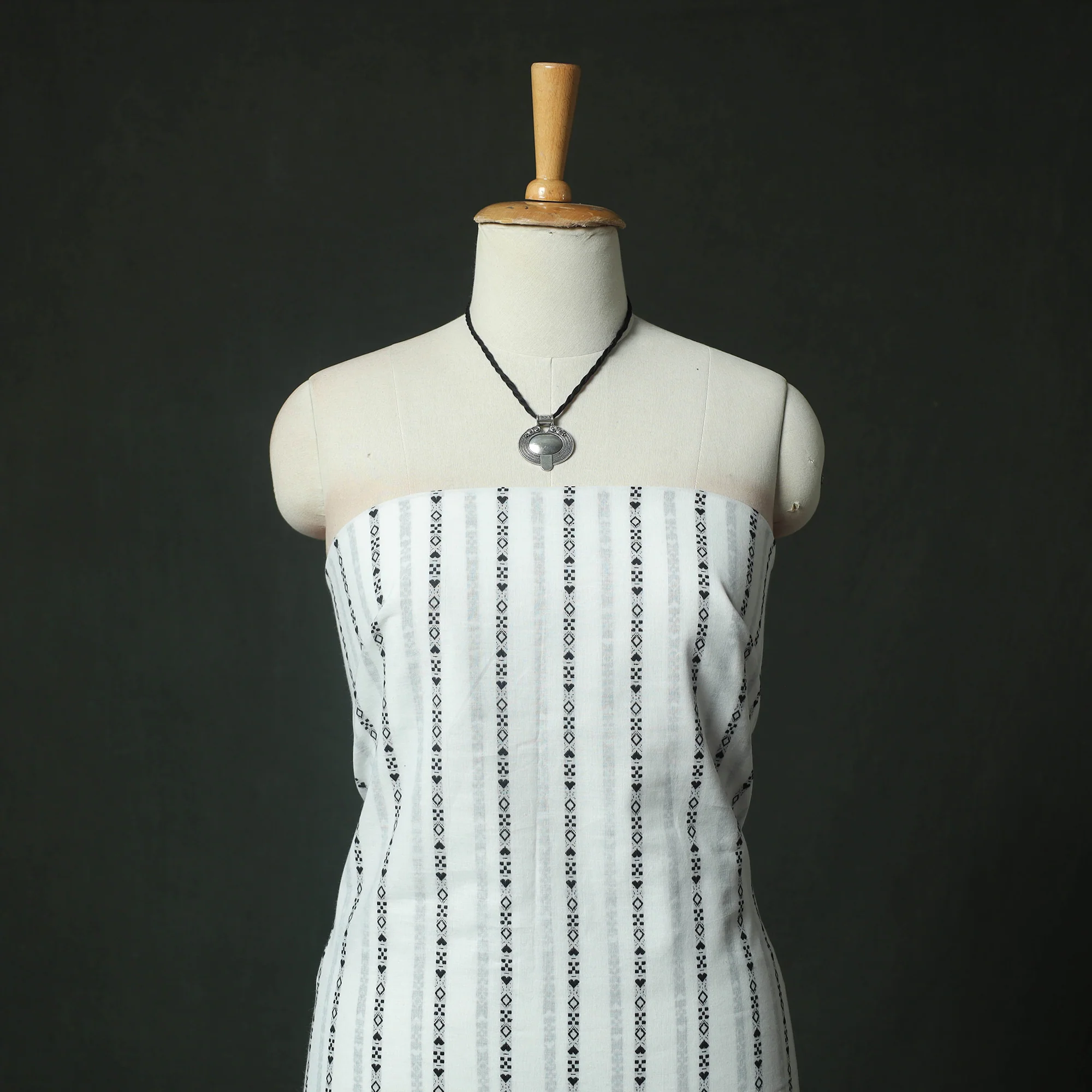 Jacquard Woven 2pc Cotton Unstitched Dress Material Kurta Set with Jewellery 11 - Image 2
