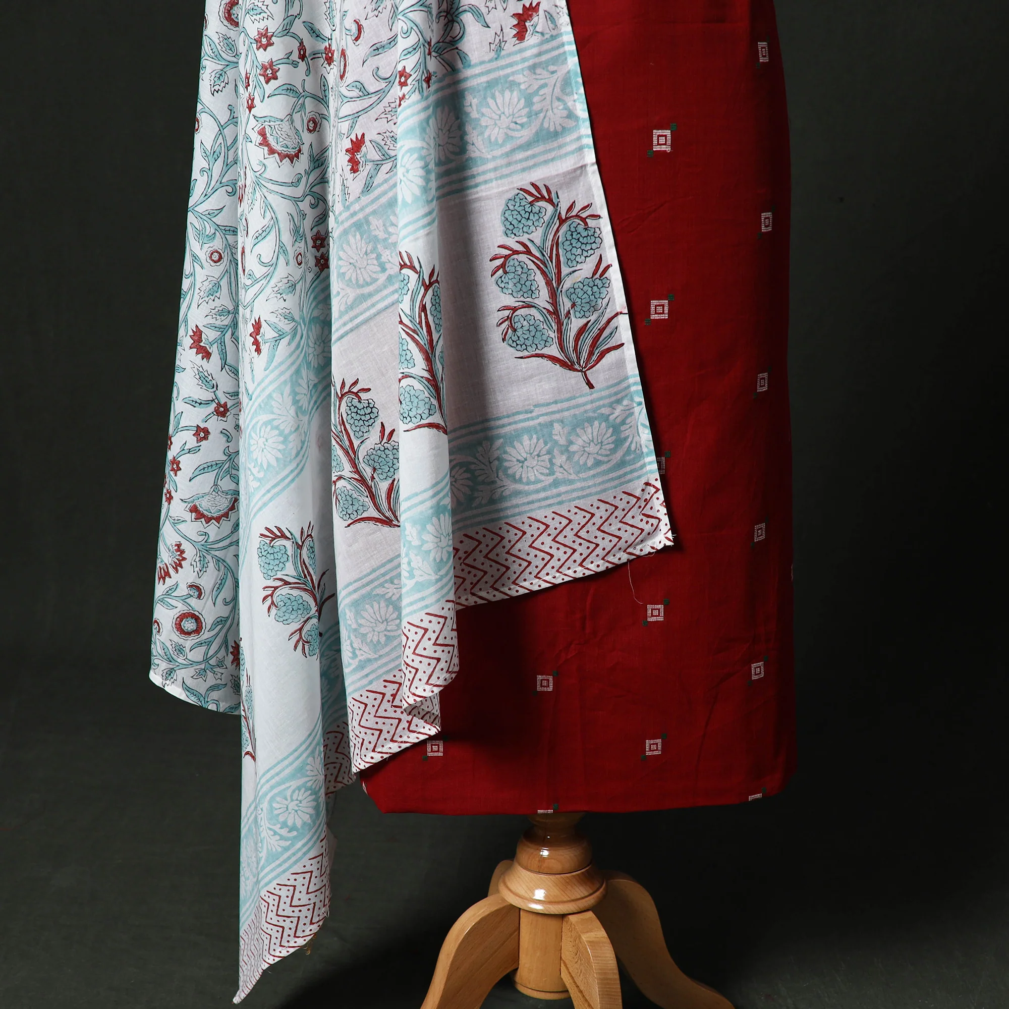 Jacquard Woven 2pc Cotton Unstitched Dress Material Kurta Set with Jewellery 11 - Image 4