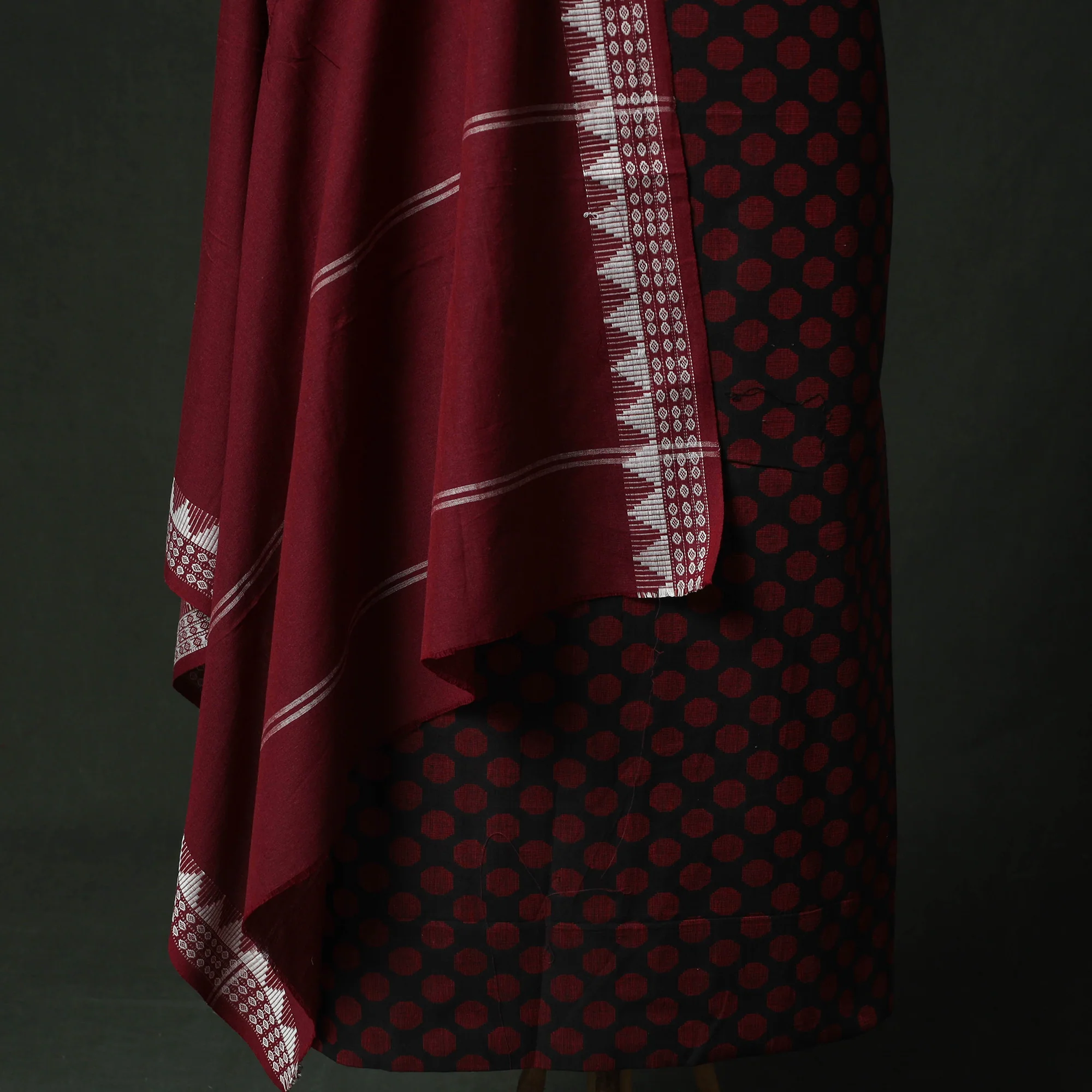 Jacquard Woven 2pc Cotton Unstitched Dress Material Kurta Set with Jewellery 12 - Image 4