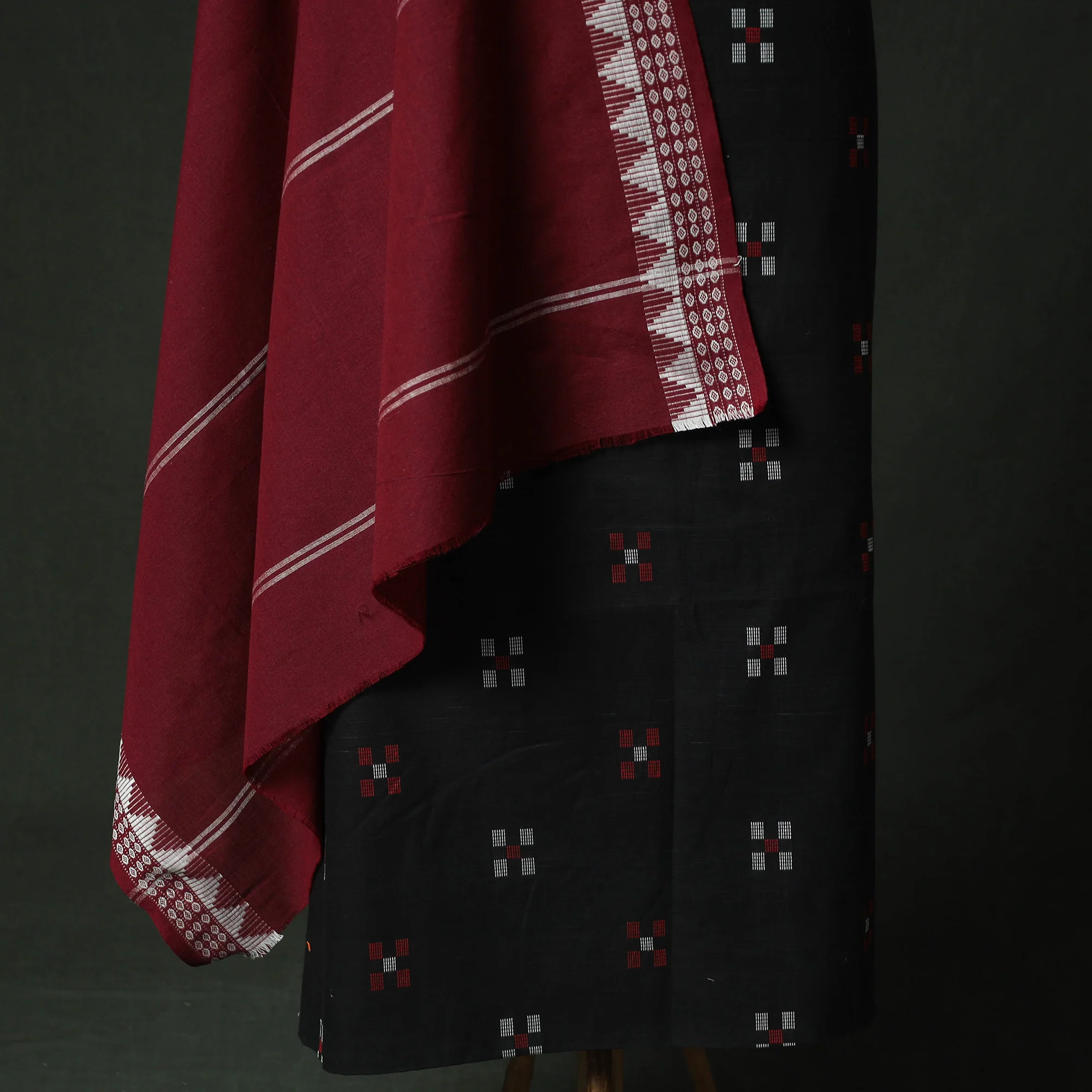 Jacquard Woven 2pc Cotton Unstitched Dress Material Kurta Set with Jewellery 13 - Image 4
