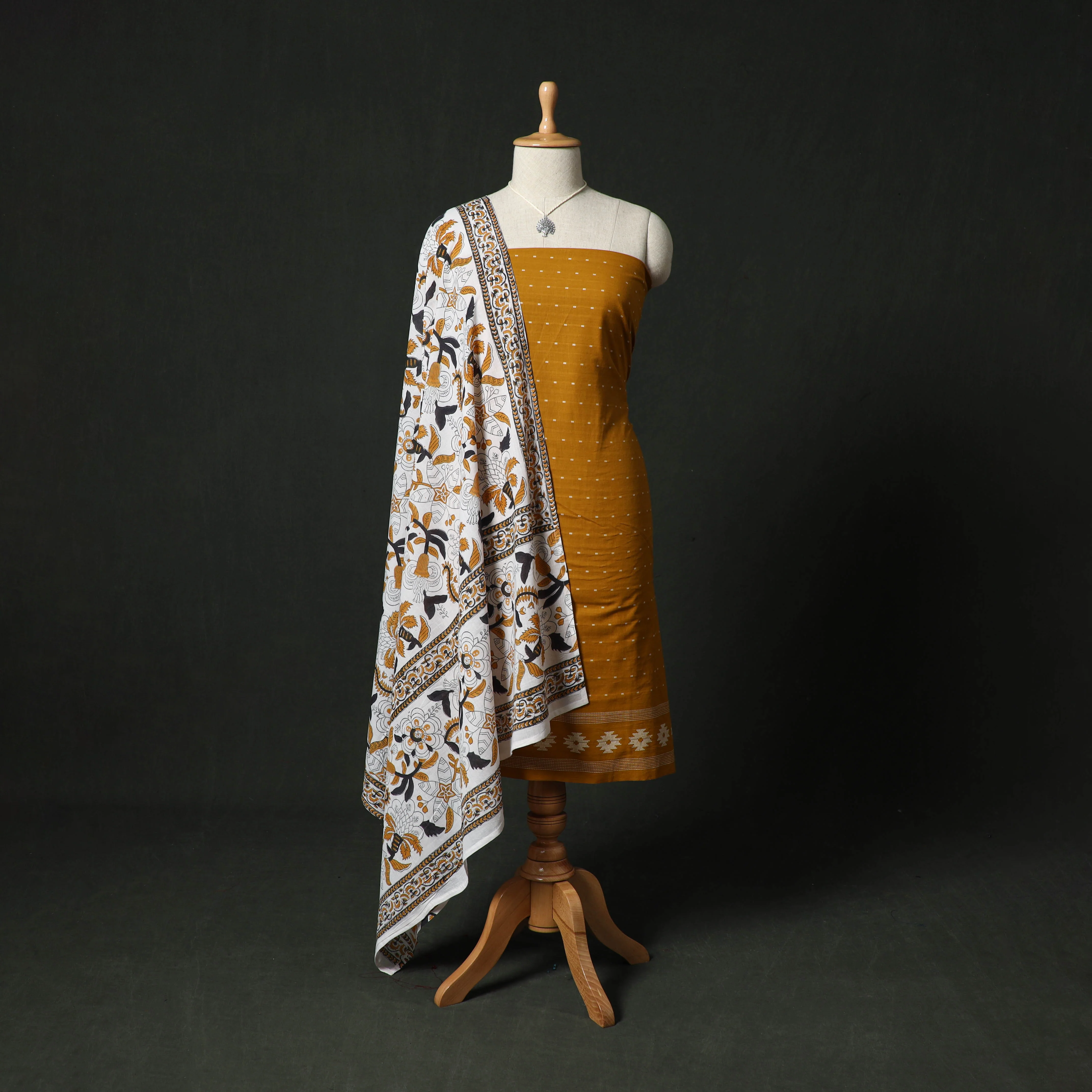 Jacquard Woven 2pc Cotton Unstitched Dress Material Kurta Set with Jewellery 14
