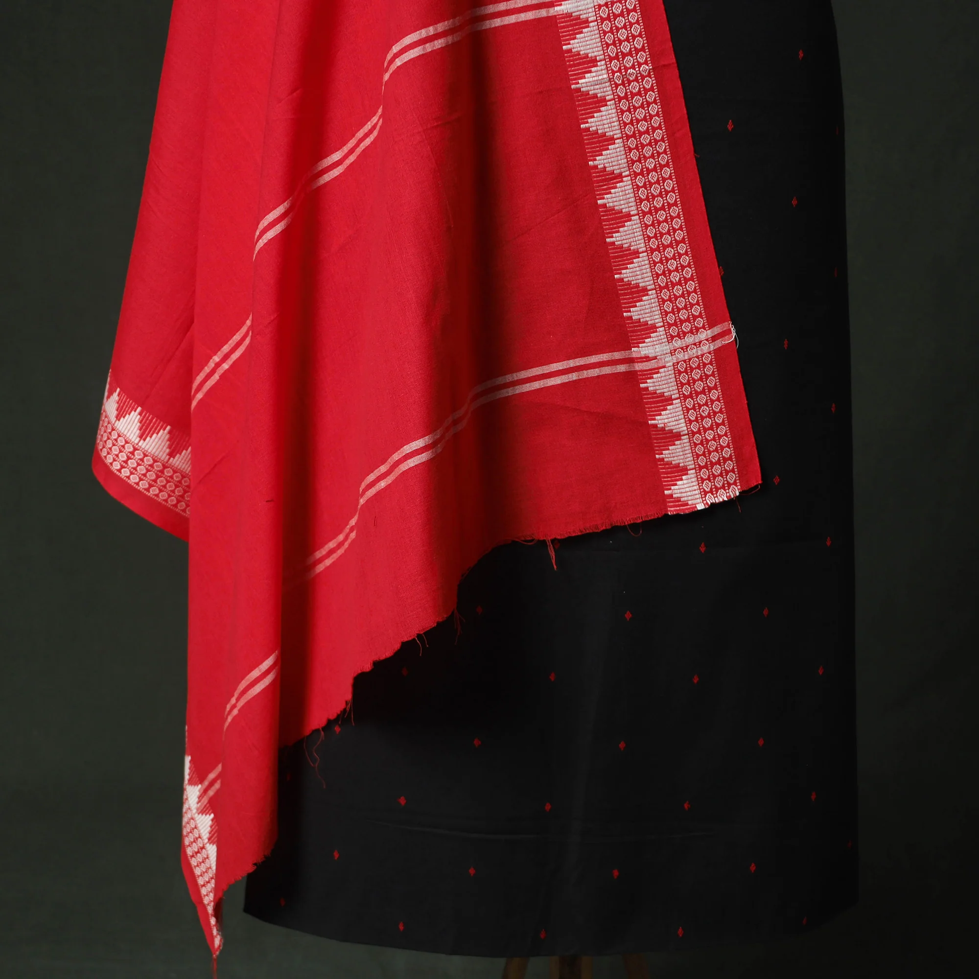 Jacquard Woven 2pc Cotton Unstitched Dress Material Kurta Set with Jewellery 15 - Image 4