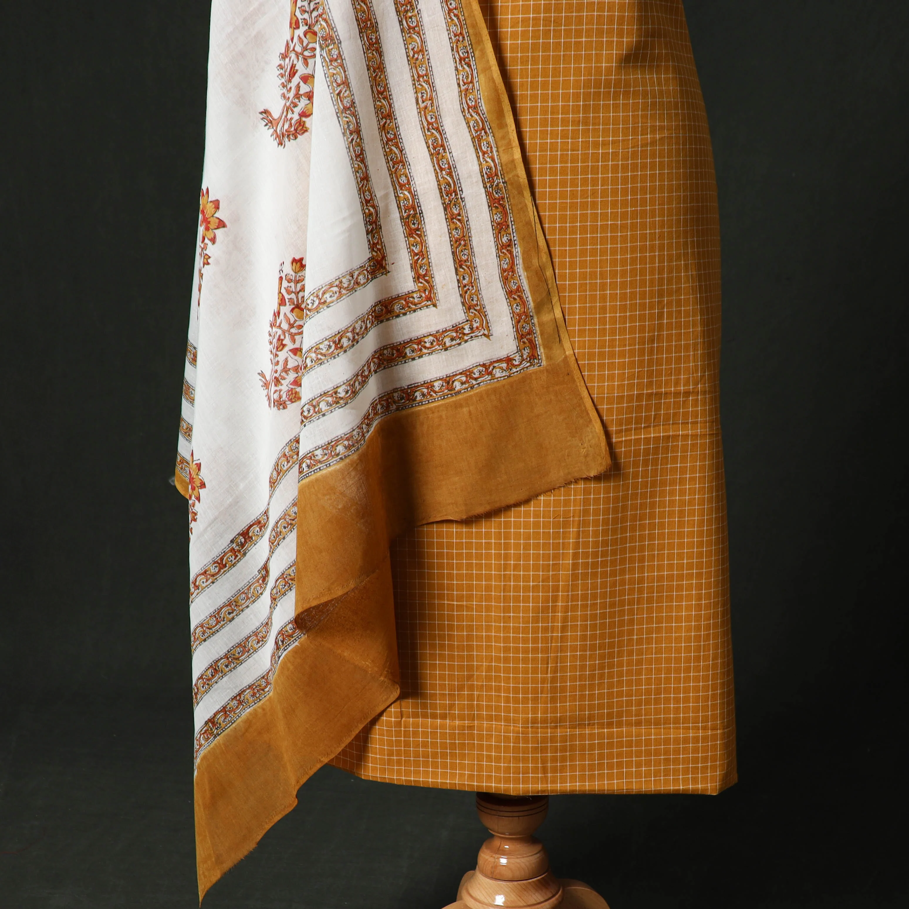 Jacquard Woven 2pc Cotton Unstitched Dress Material Kurta Set with Jewellery 15 - Image 4