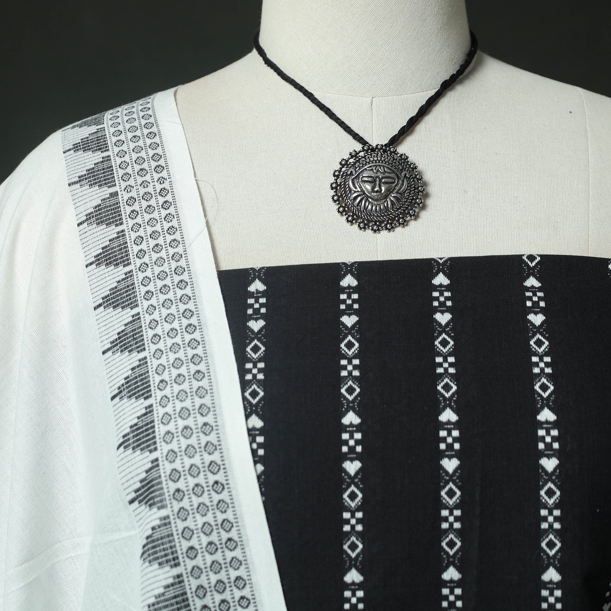 Jacquard Woven 2pc Cotton Unstitched Dress Material Kurta Set with Jewellery 17 - Image 3