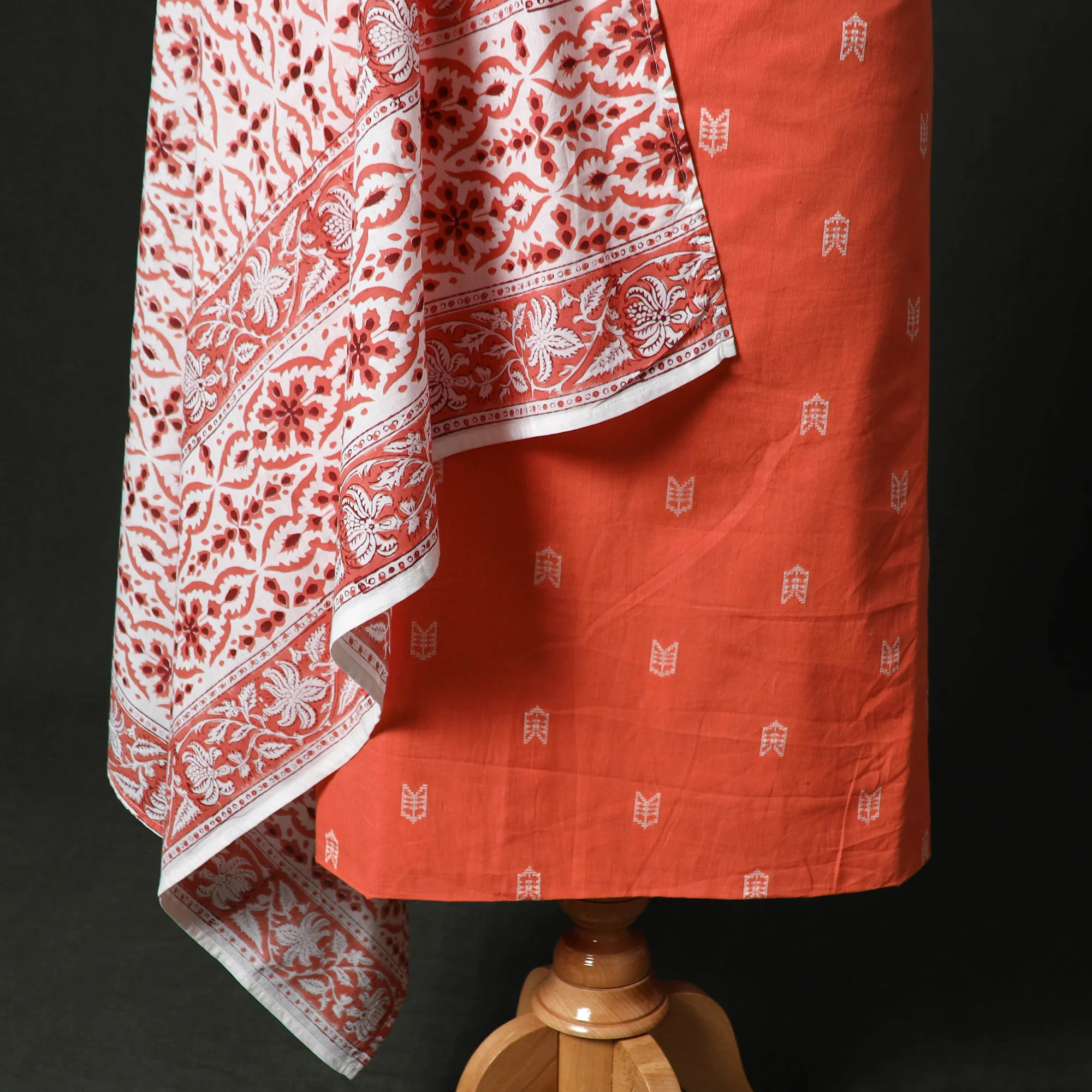 Jacquard Woven 2pc Cotton Unstitched Dress Material Kurta Set with Jewellery 18 - Image 4