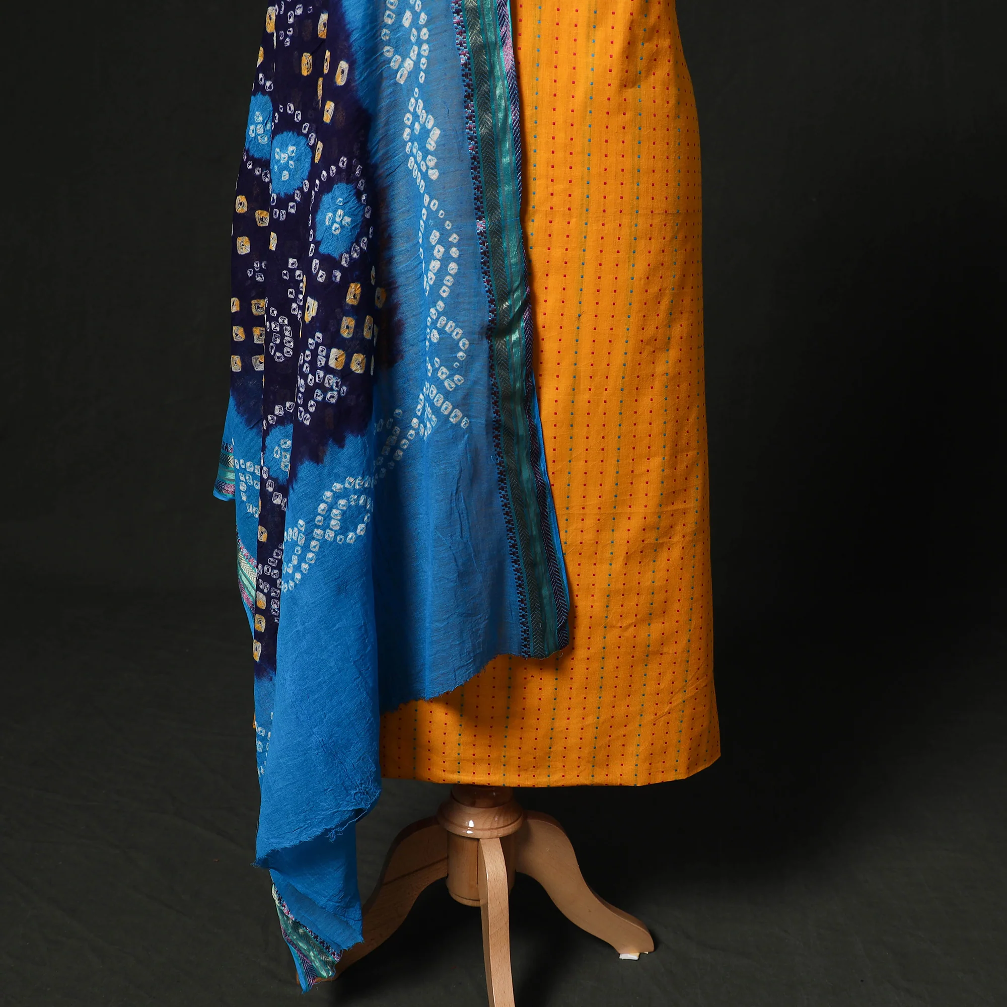 Jacquard Woven 2pc Cotton Unstitched Dress Material Kurta Set with Jewellery 20 - Image 4
