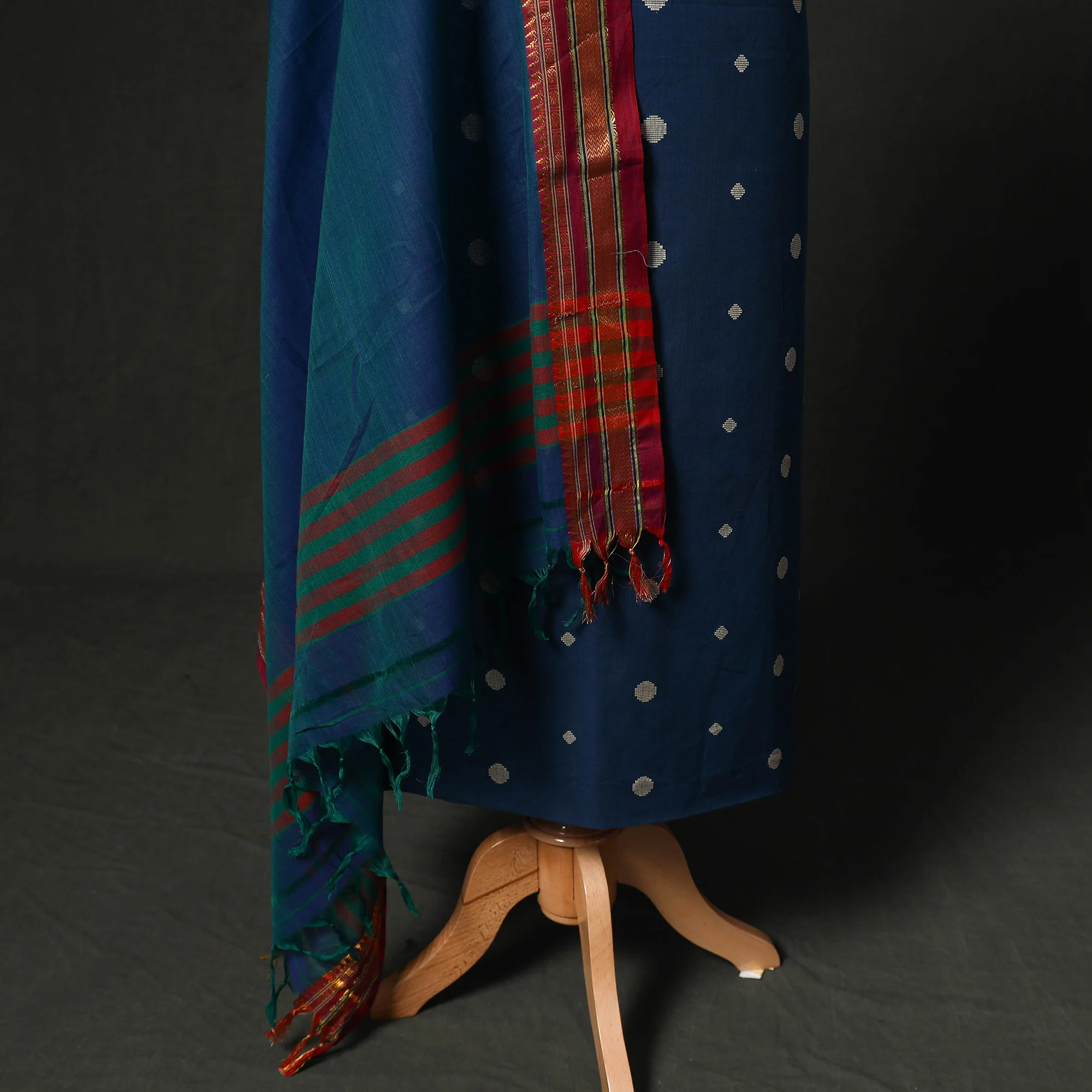 Jacquard Woven 2pc Cotton Unstitched Dress Material Kurta Set with Jewellery 31 - Image 4